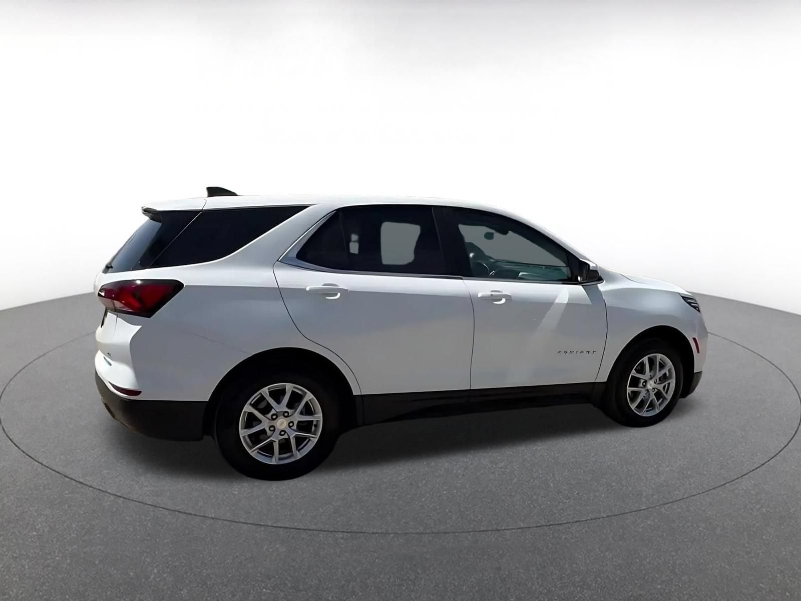 Thumbnail: 2024 Chevrolet Equinox - 15