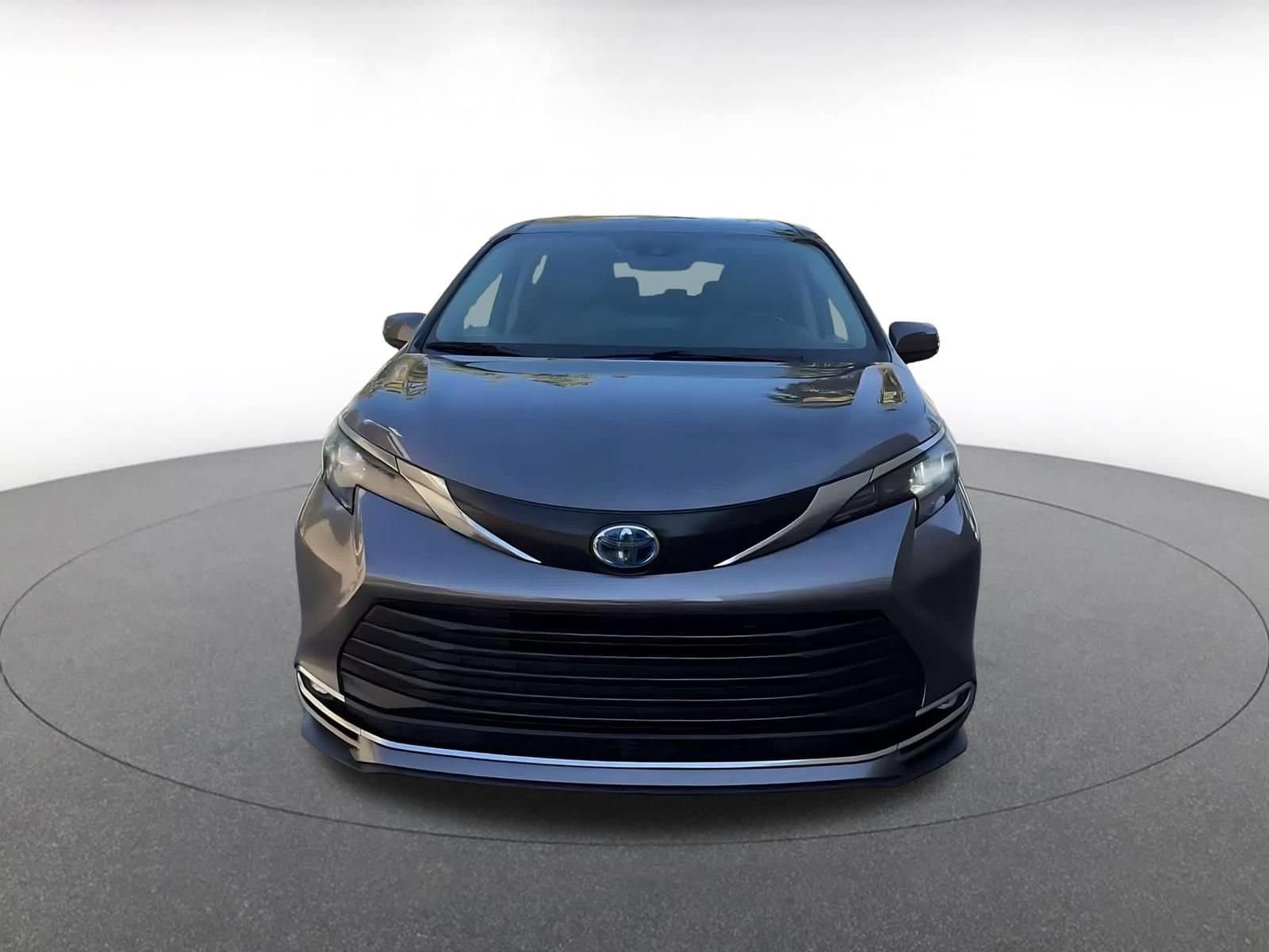 Thumbnail: 2024 Toyota Sienna - 4