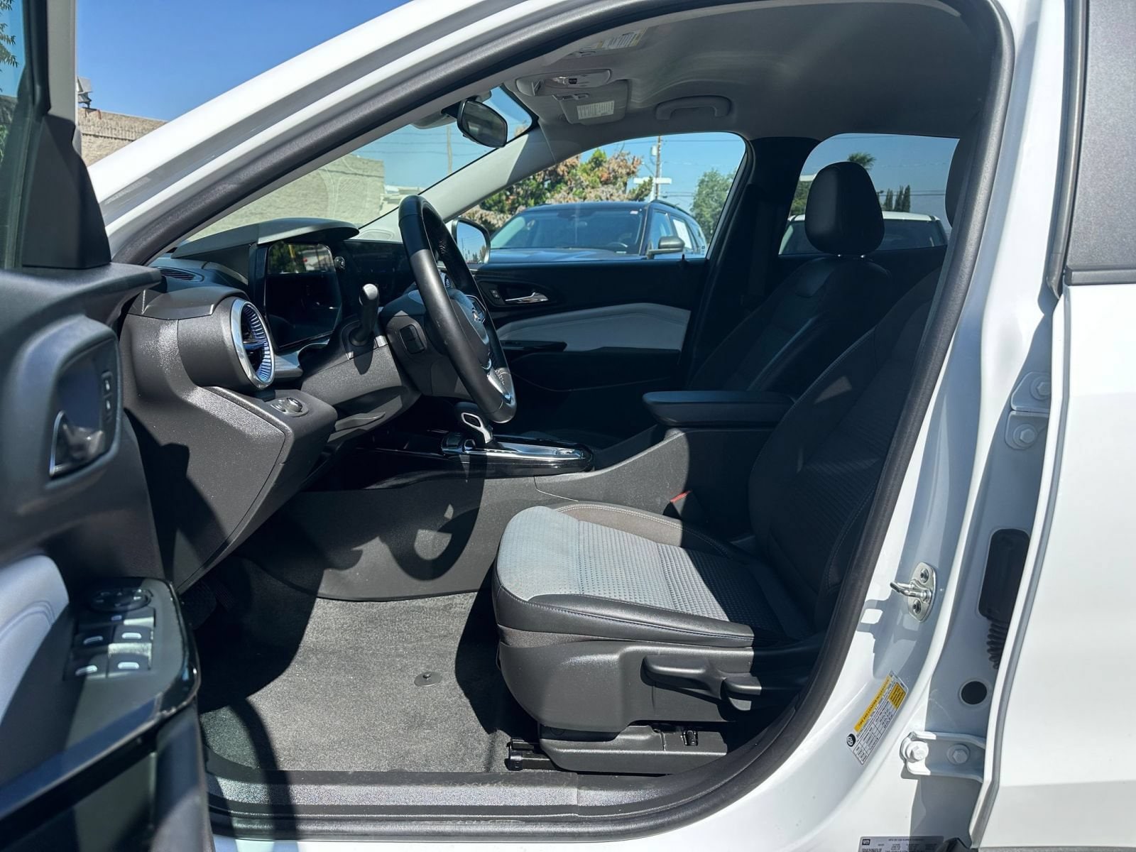 Thumbnail: 2025 Chevrolet Trax - 25