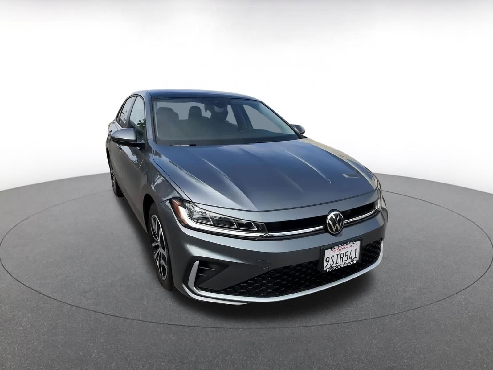 Thumbnail: 2025 Volkswagen Jetta - 3