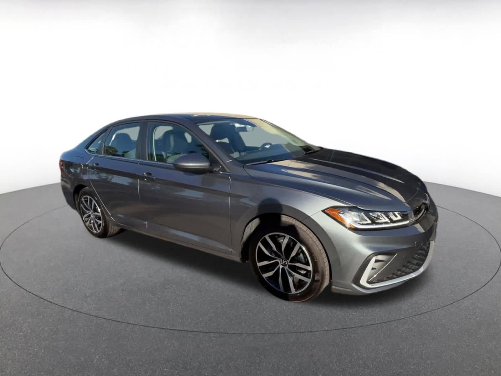 Thumbnail: 2025 Volkswagen Jetta - 2