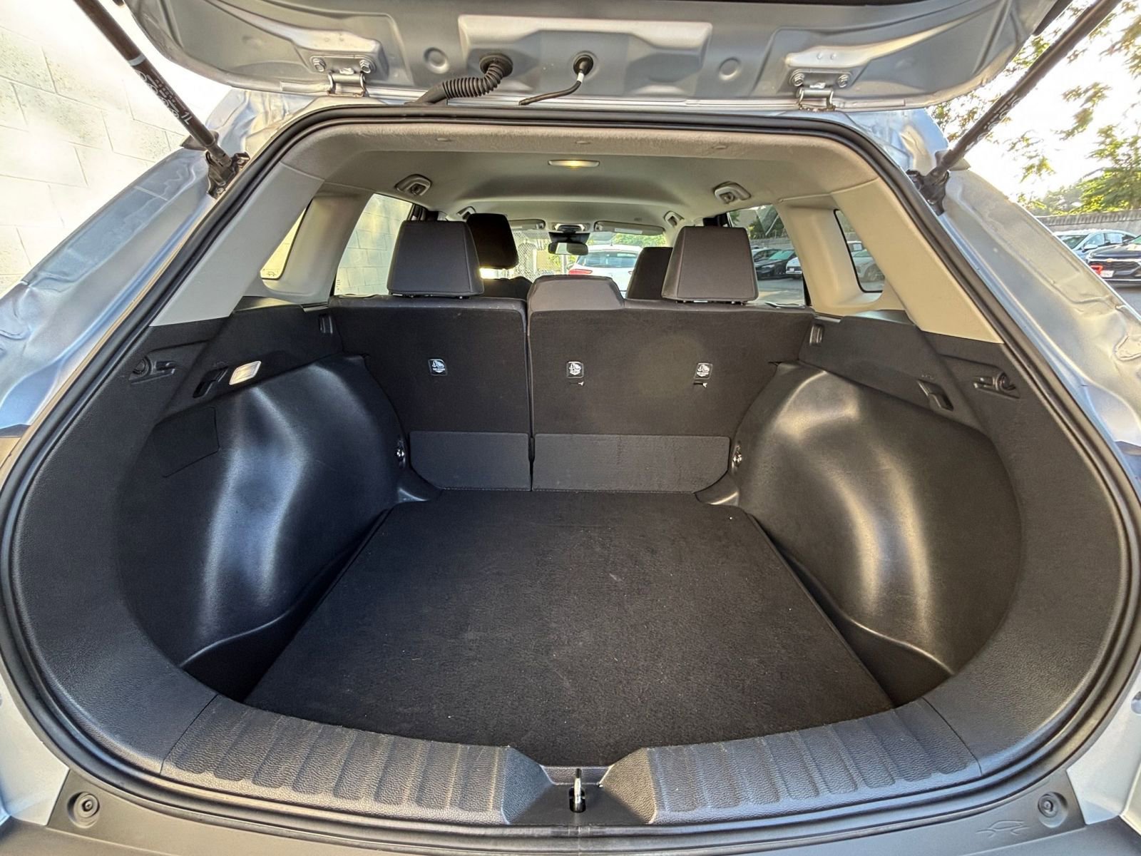 Thumbnail: 2025 Toyota Corolla Cross - 31