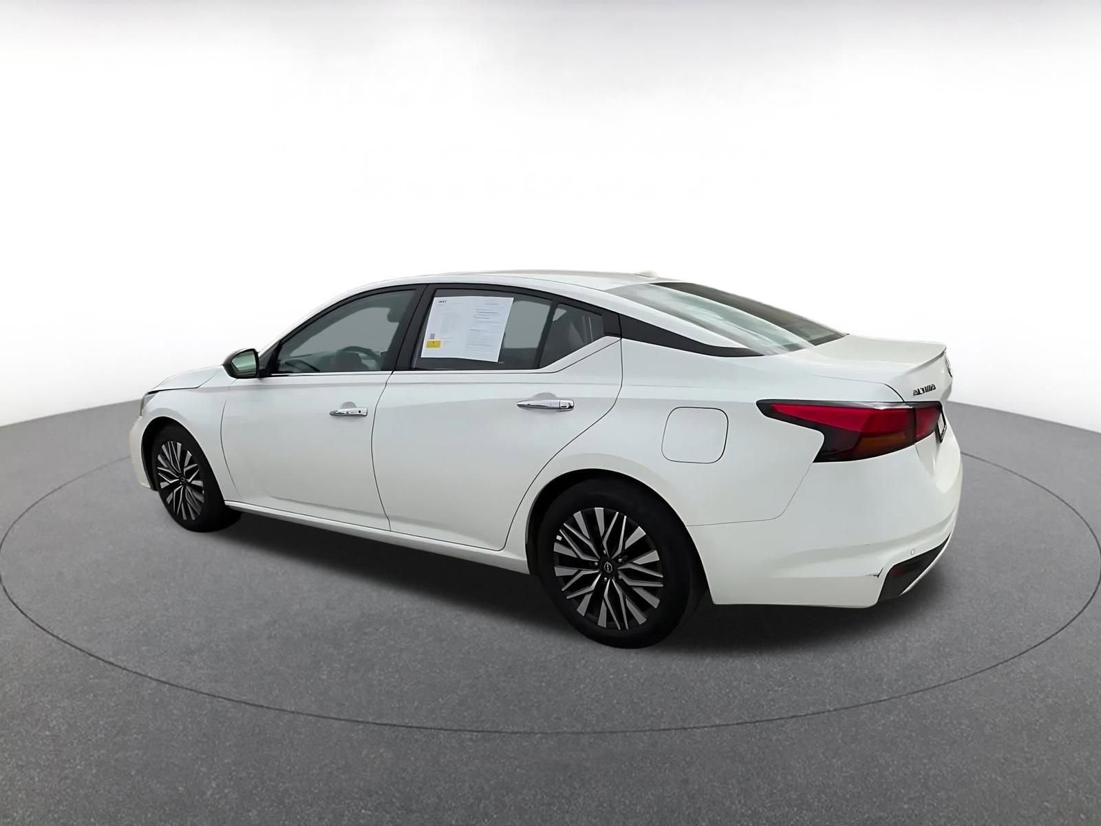 Thumbnail: 2025 Nissan Altima - 10