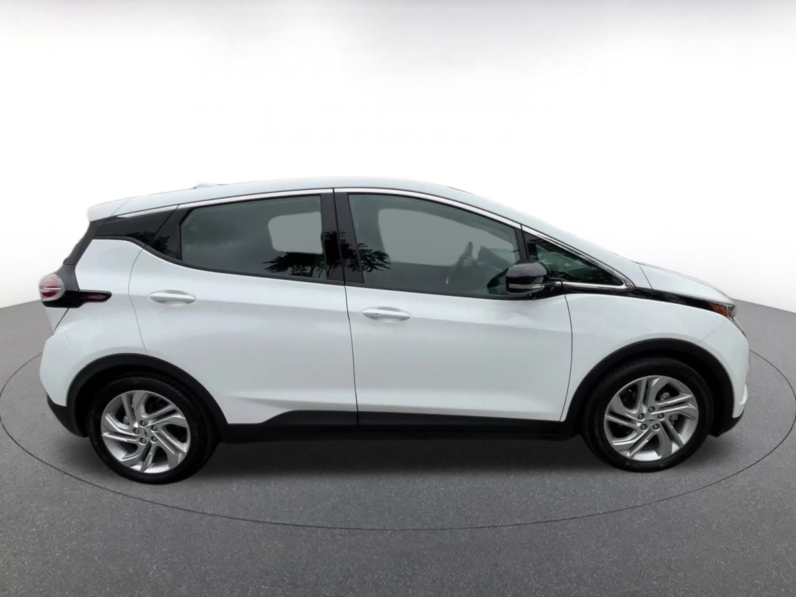 Thumbnail: 2023 Chevrolet Bolt EV - 16