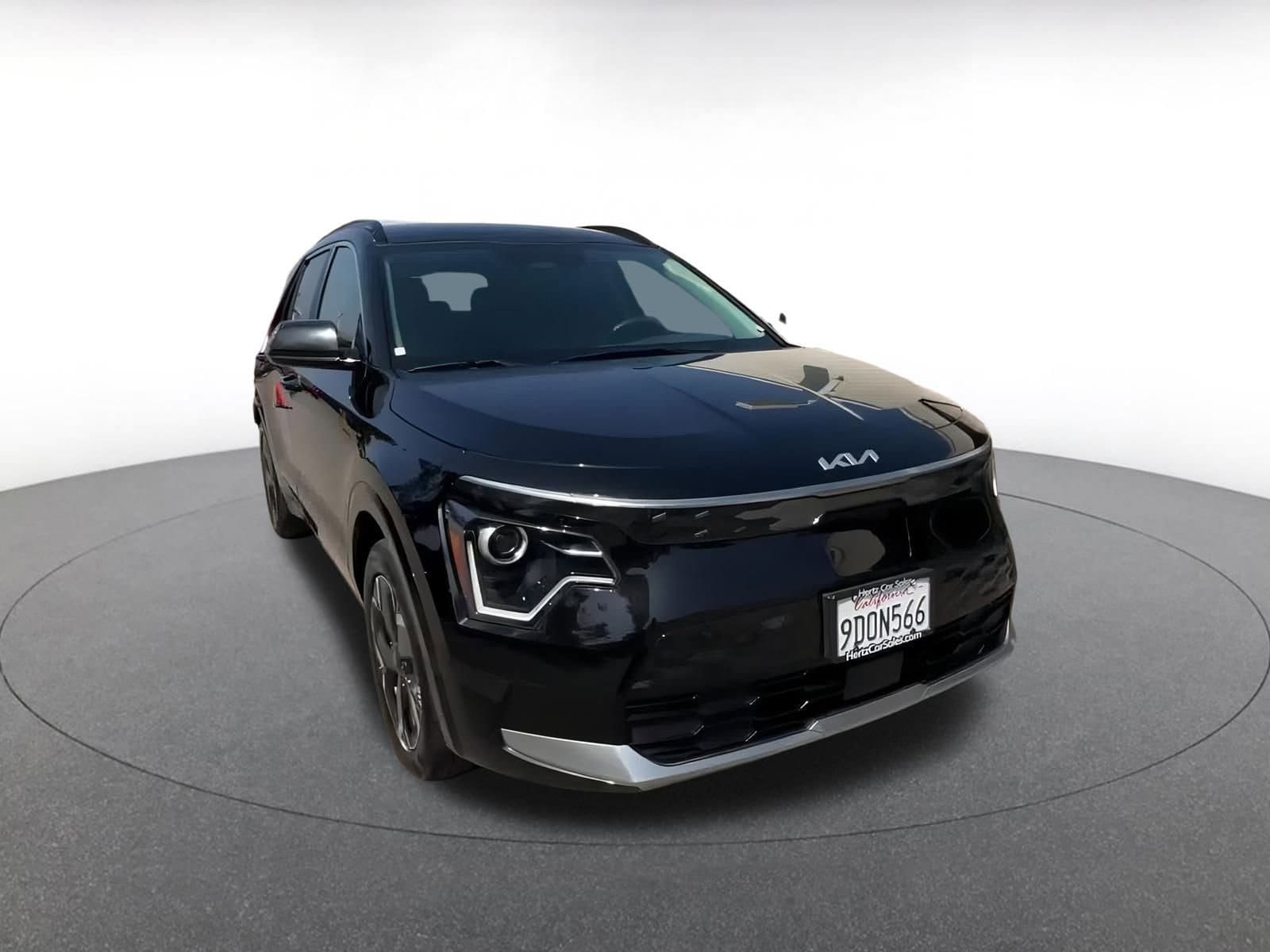 Thumbnail: 2023 Kia Niro - 3