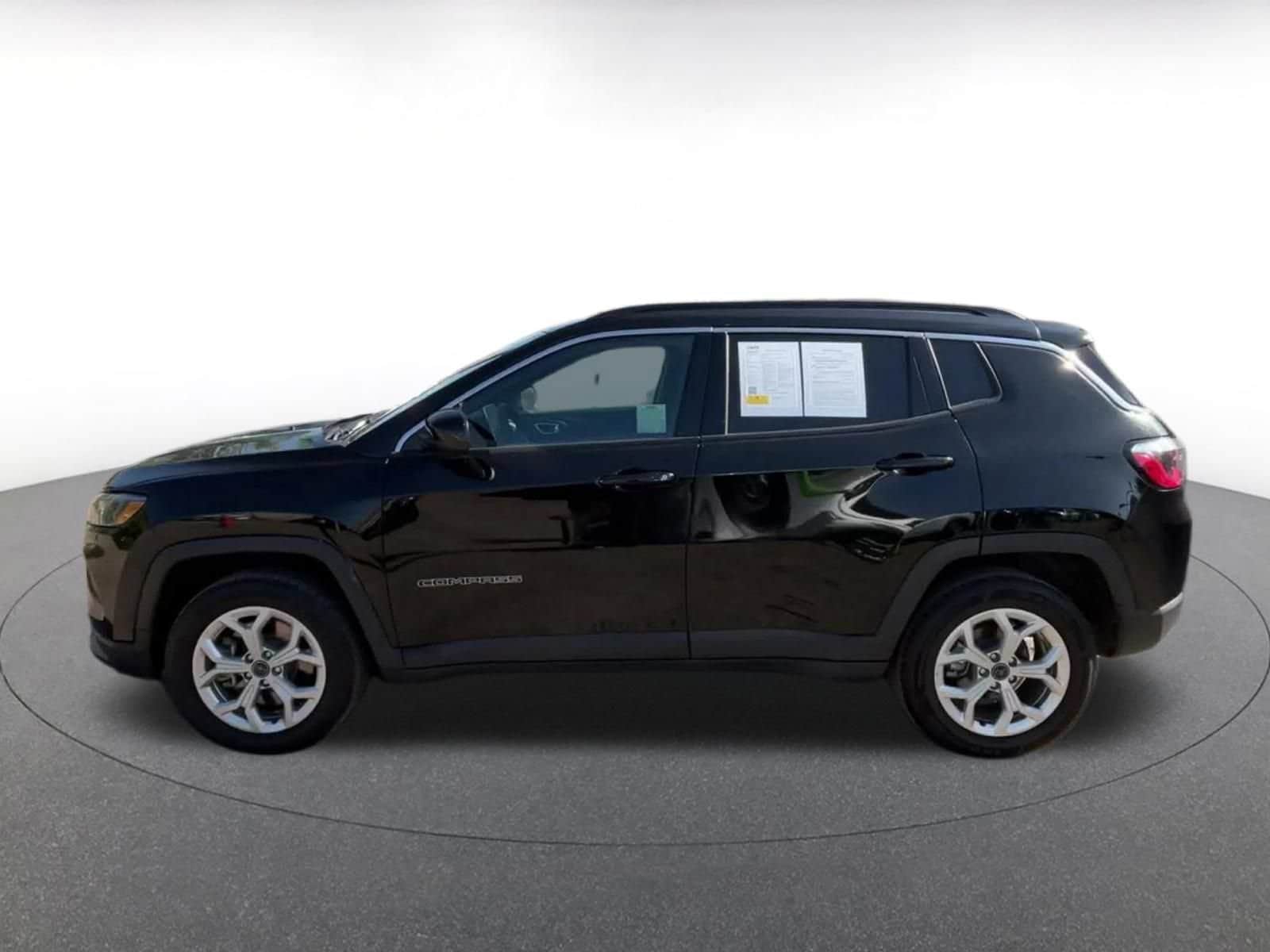 Thumbnail: 2025 Jeep Compass - 9