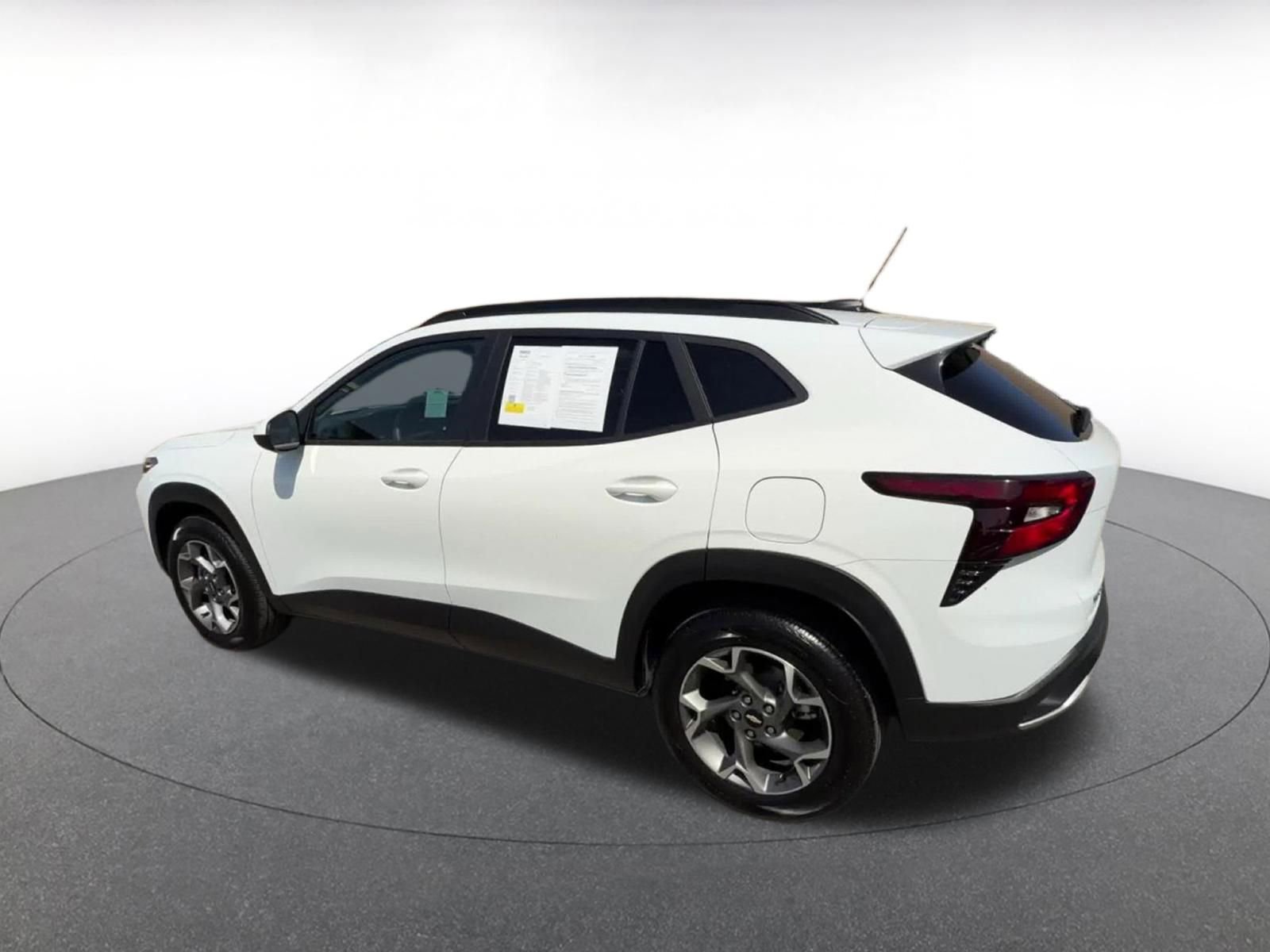 Thumbnail: 2025 Chevrolet Trax - 10
