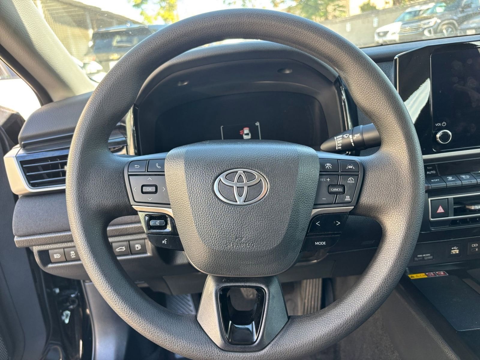 Thumbnail: 2025 Toyota Camry - 28