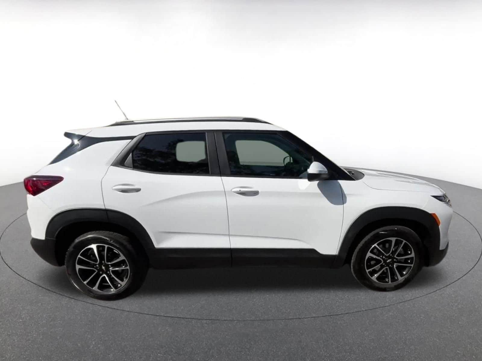 Thumbnail: 2025 Chevrolet TrailBlazer - 16