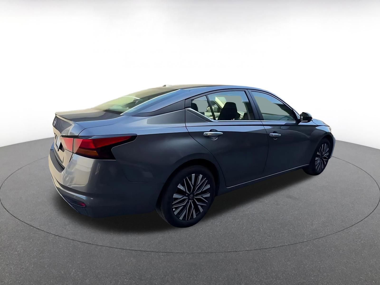 Thumbnail: 2025 Nissan Altima - 15