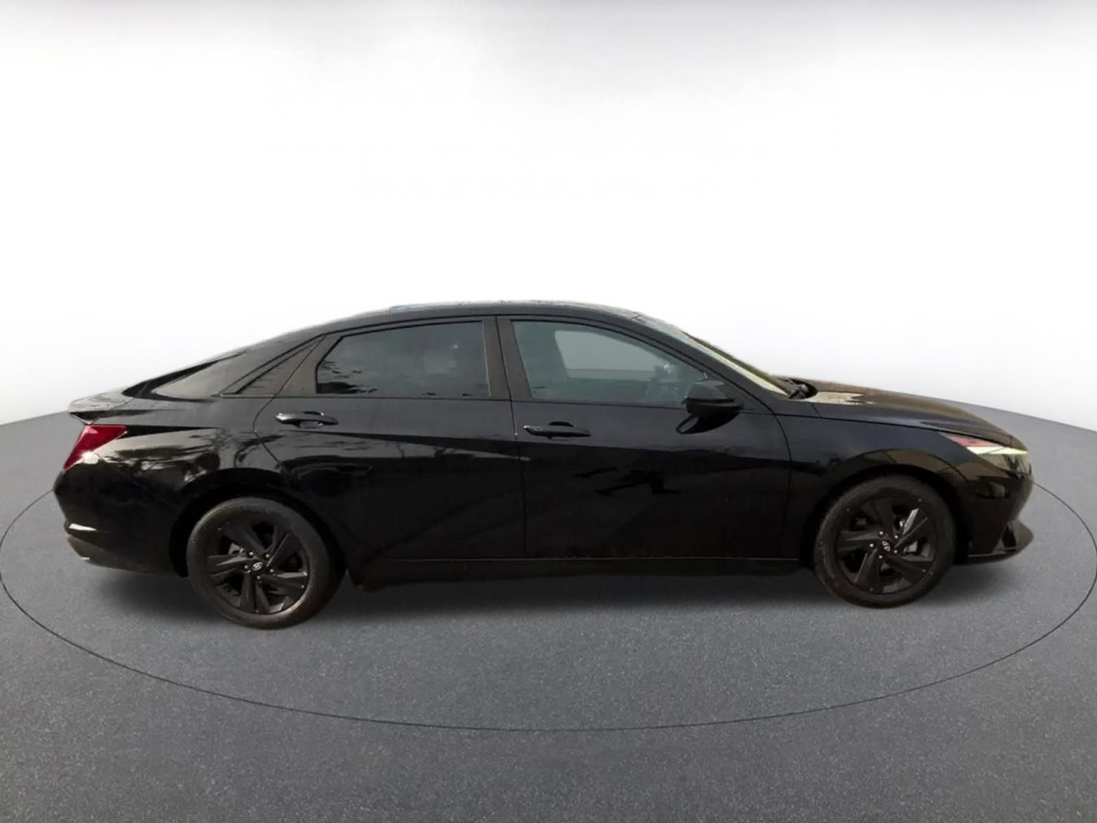 Thumbnail: 2021 Hyundai Elantra - 16