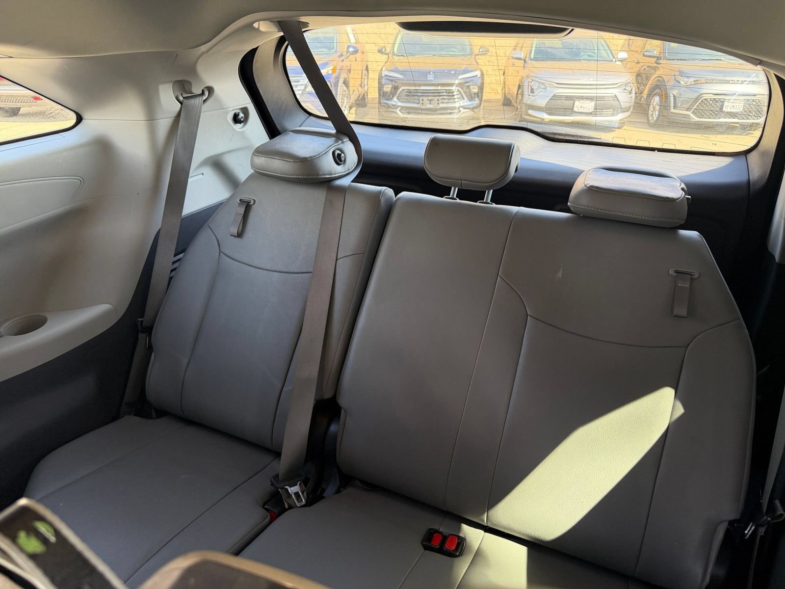 Thumbnail: 2024 Toyota Sienna - 30