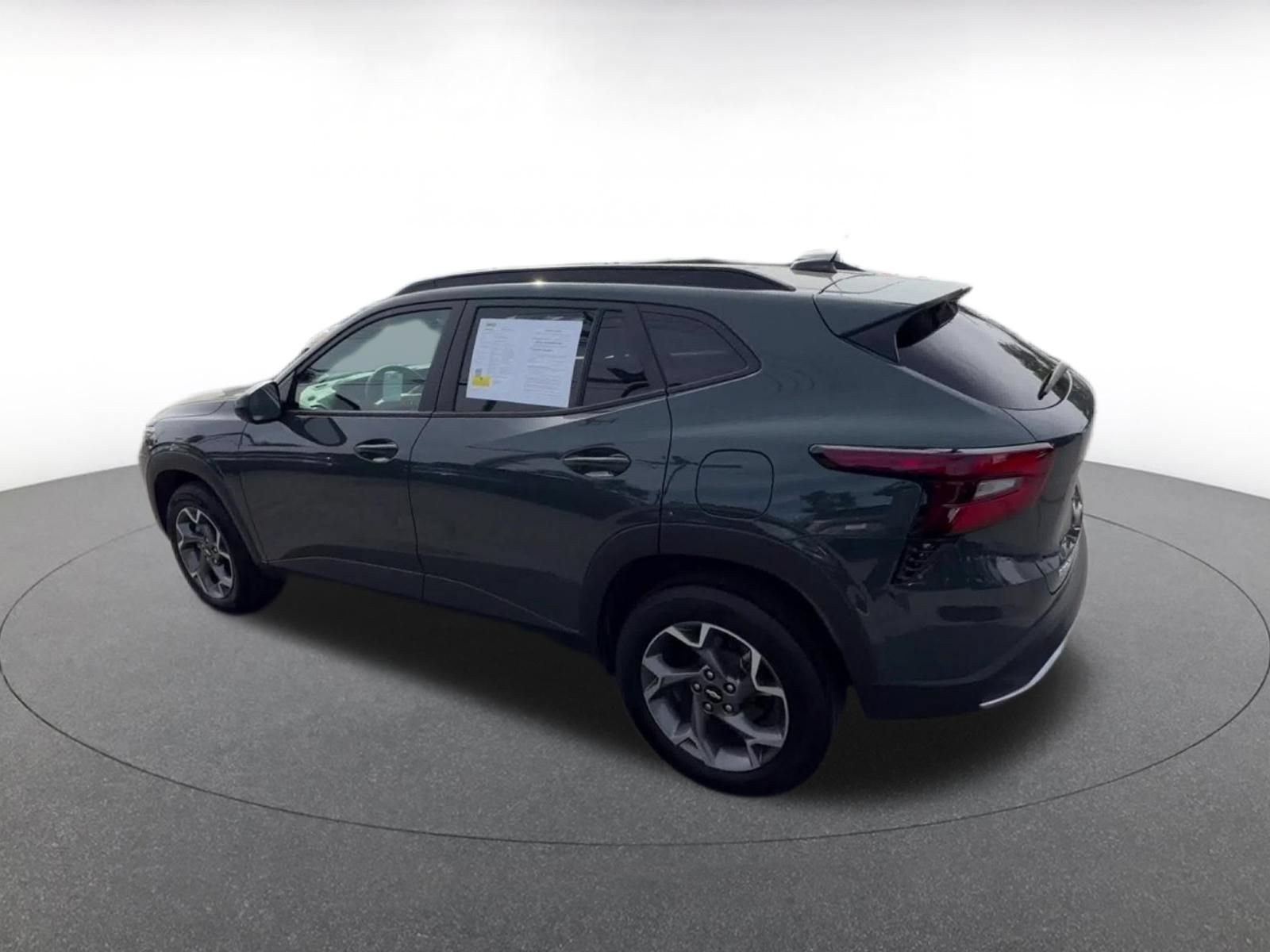 Thumbnail: 2025 Chevrolet Trax - 10