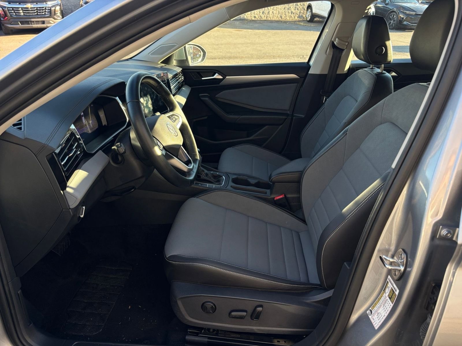 Thumbnail: 2025 Volkswagen Jetta - 27