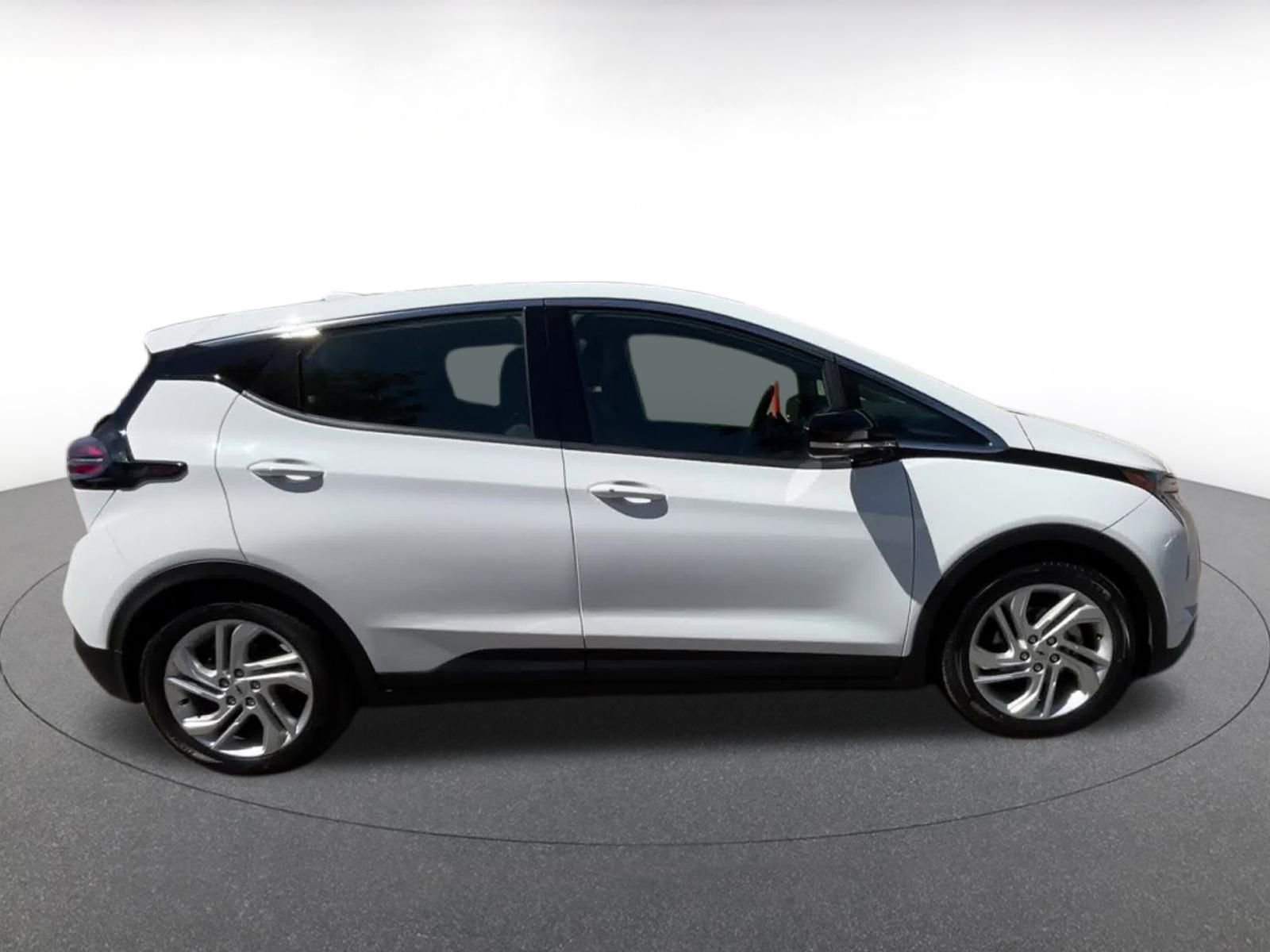 Thumbnail: 2023 Chevrolet Bolt EV - 16