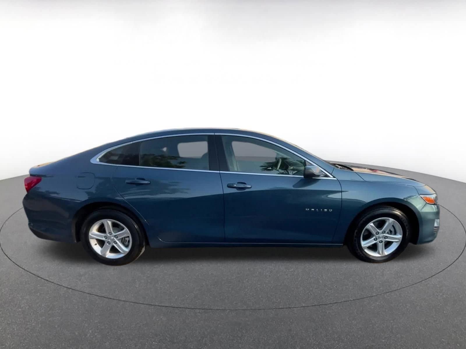 Thumbnail: 2024 Chevrolet Malibu - 16