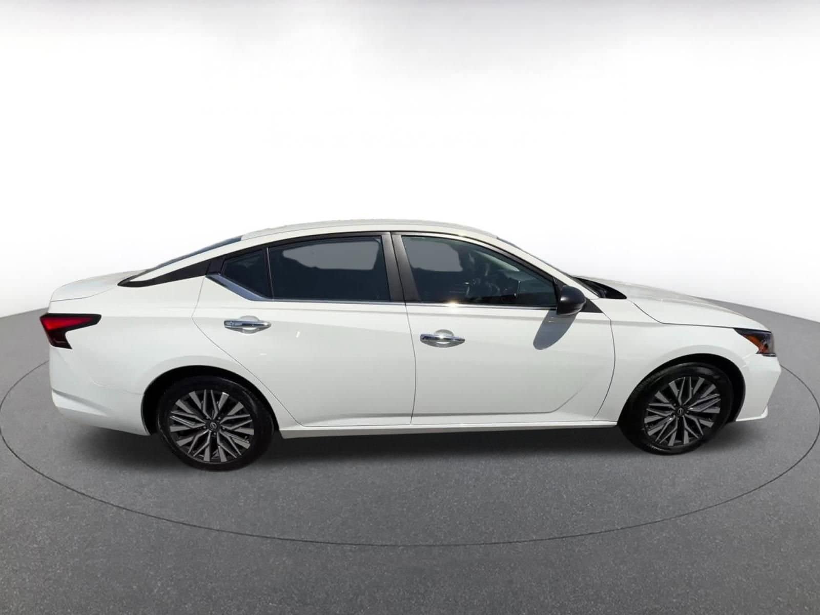 Thumbnail: 2025 Nissan Altima - 16