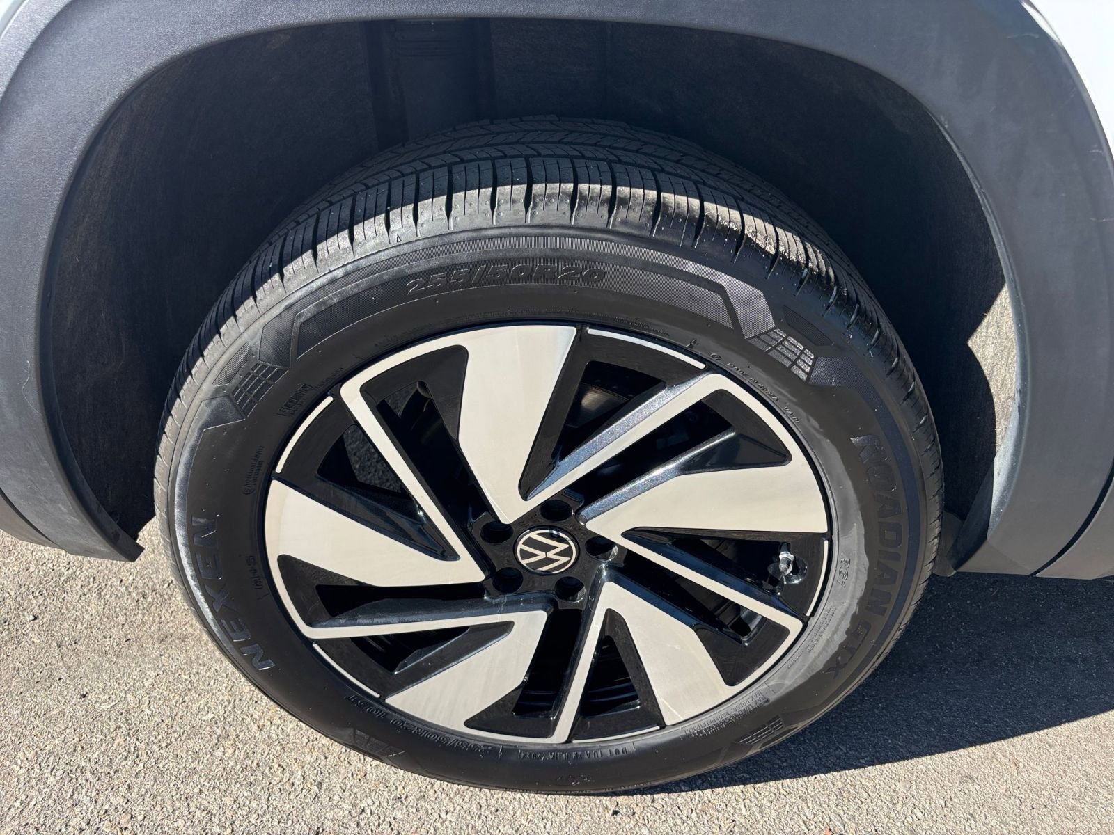 Thumbnail: 2025 Volkswagen Atlas - 31