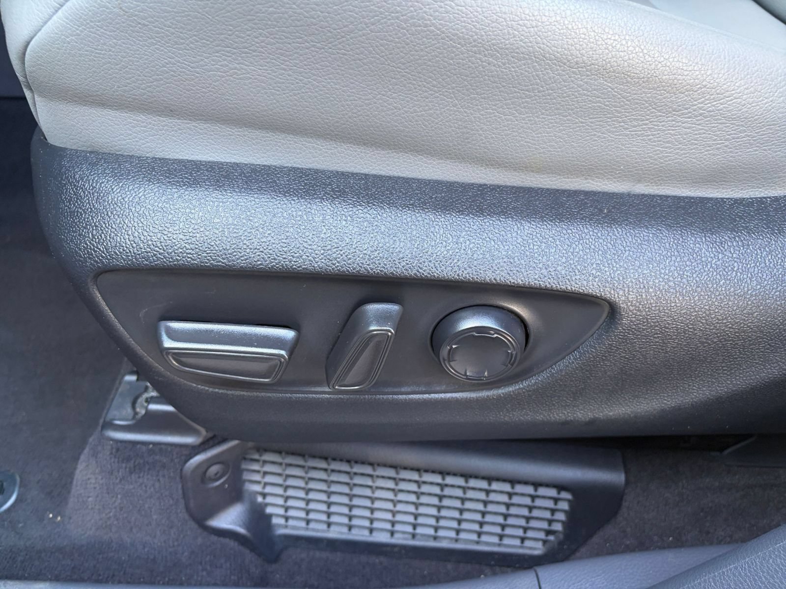 Thumbnail: 2024 Toyota Sienna - 21