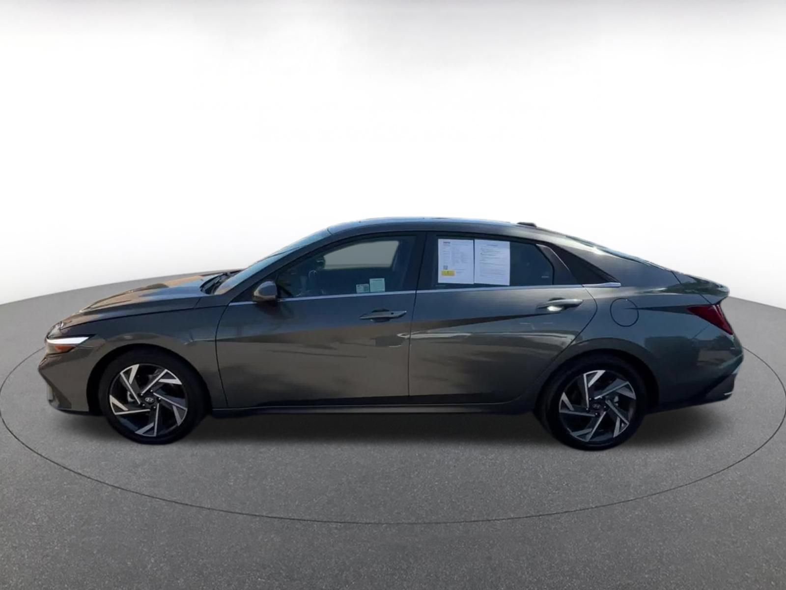 Thumbnail: 2025 Hyundai Elantra - 9