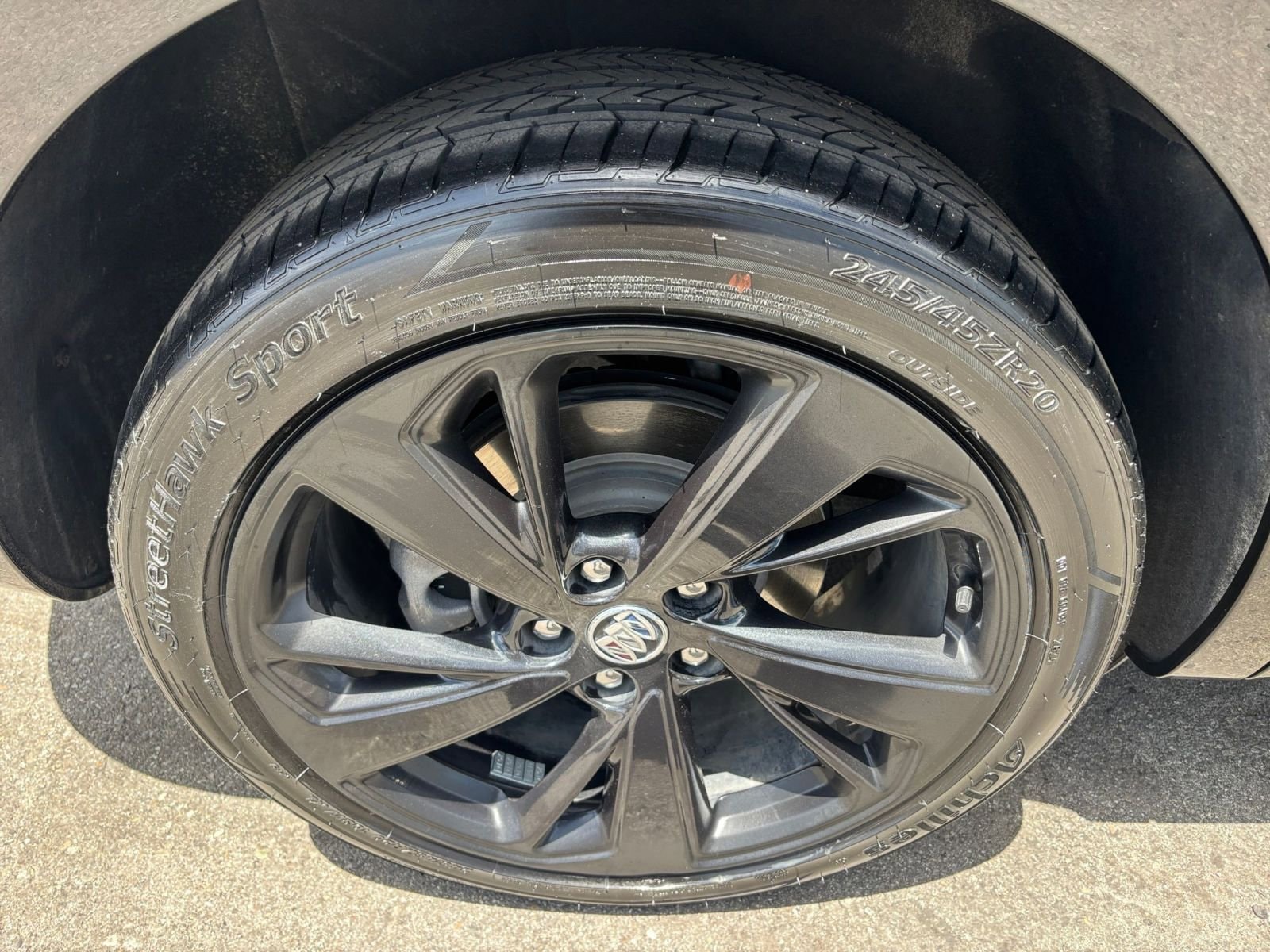 2023 Buick Envision Essence 30
