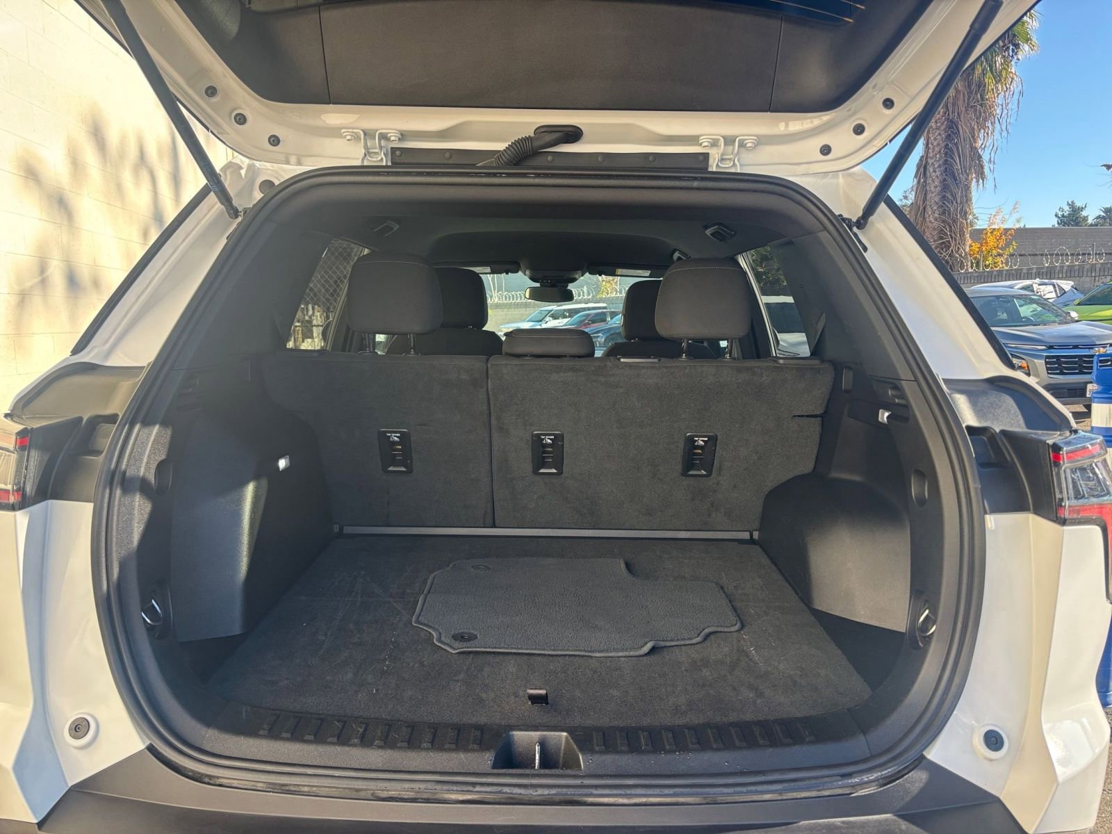 Thumbnail: 2025 Chevrolet Equinox - 31