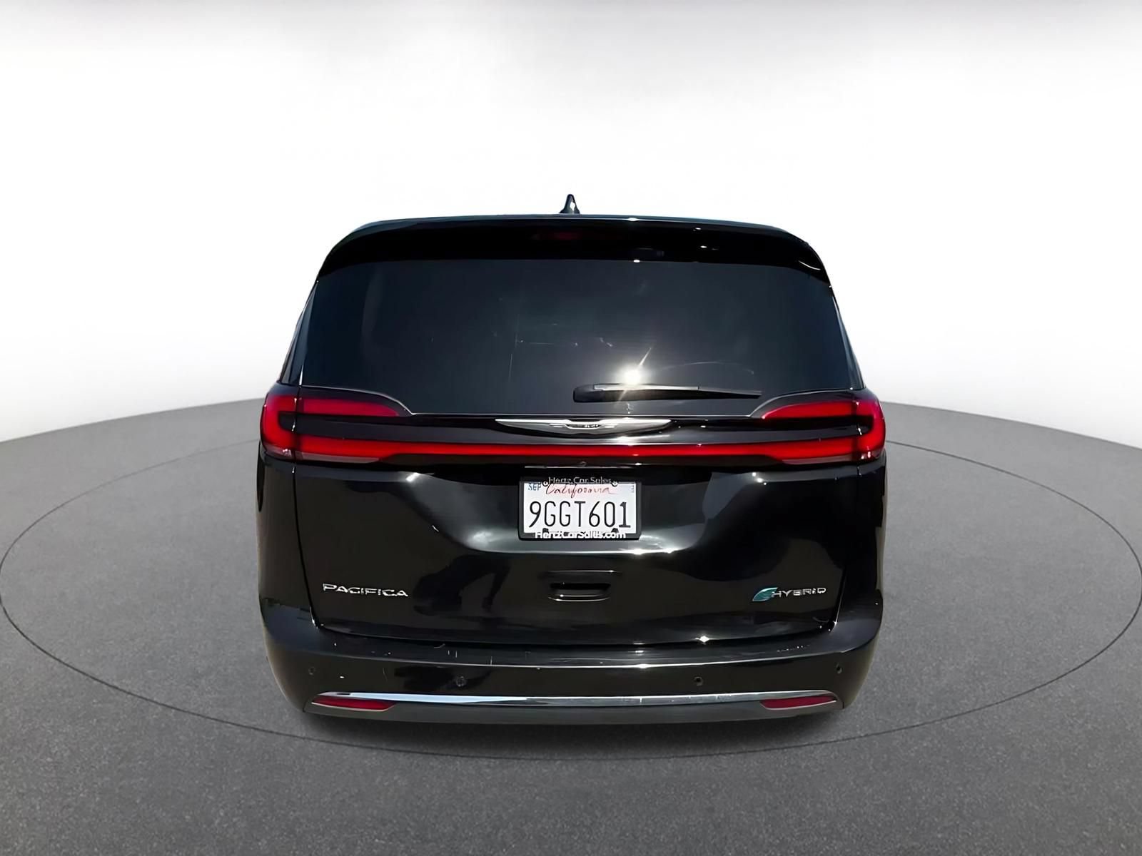 Thumbnail: 2023 Chrysler Pacifica - 12