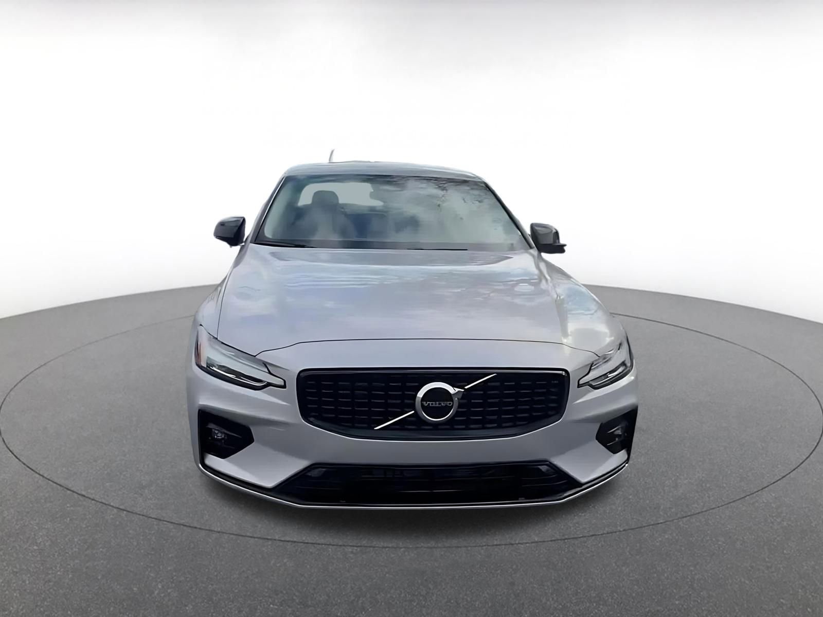 Thumbnail: 2024 Volvo S60 - 4