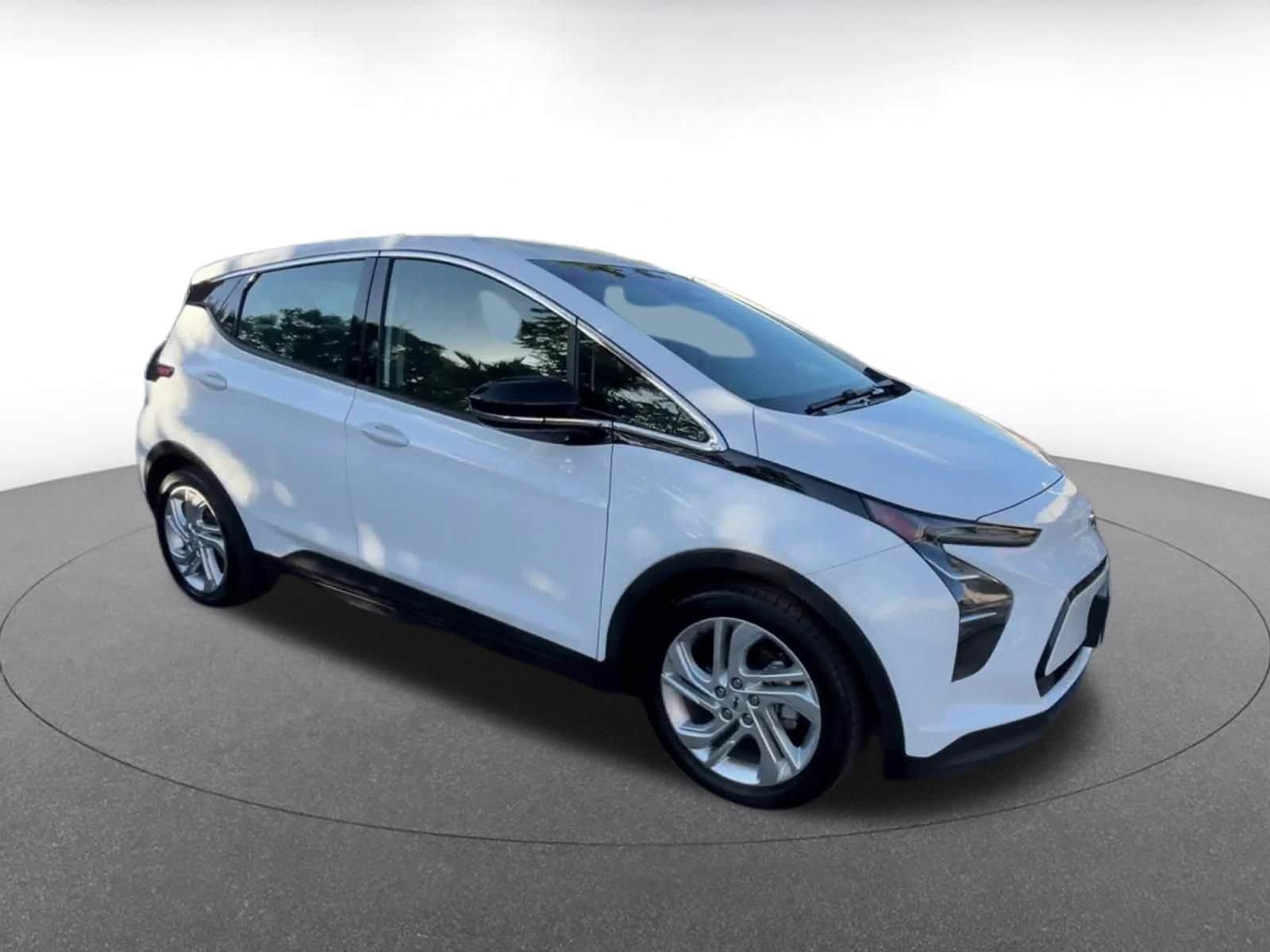 Thumbnail: 2023 Chevrolet Bolt EV - 2