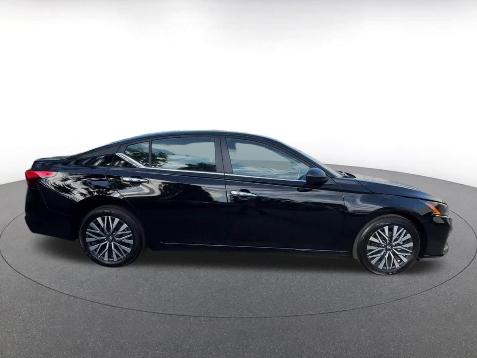 Thumbnail: 2024 Nissan Altima - 16