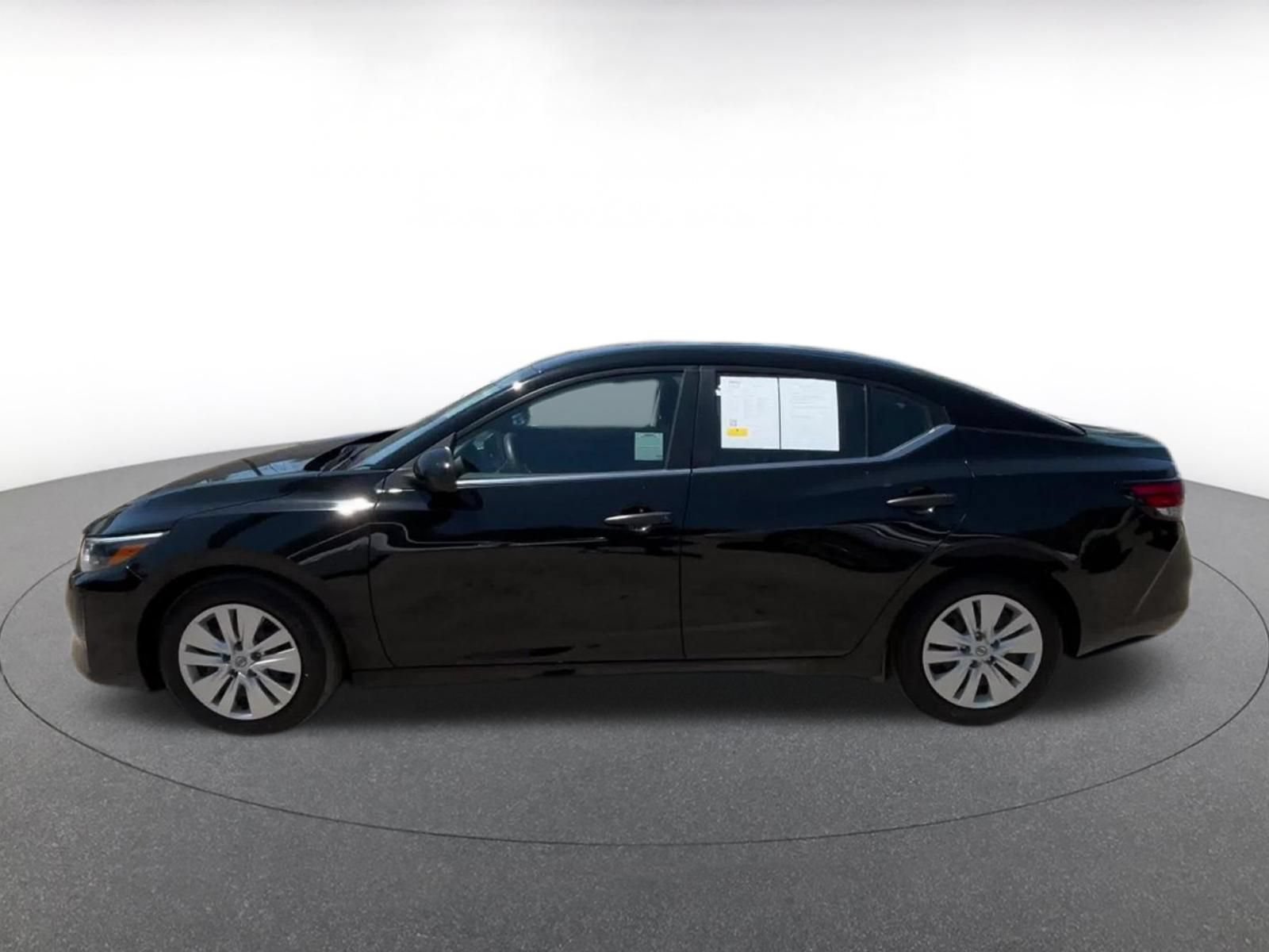 Thumbnail: 2025 Nissan Sentra - 9
