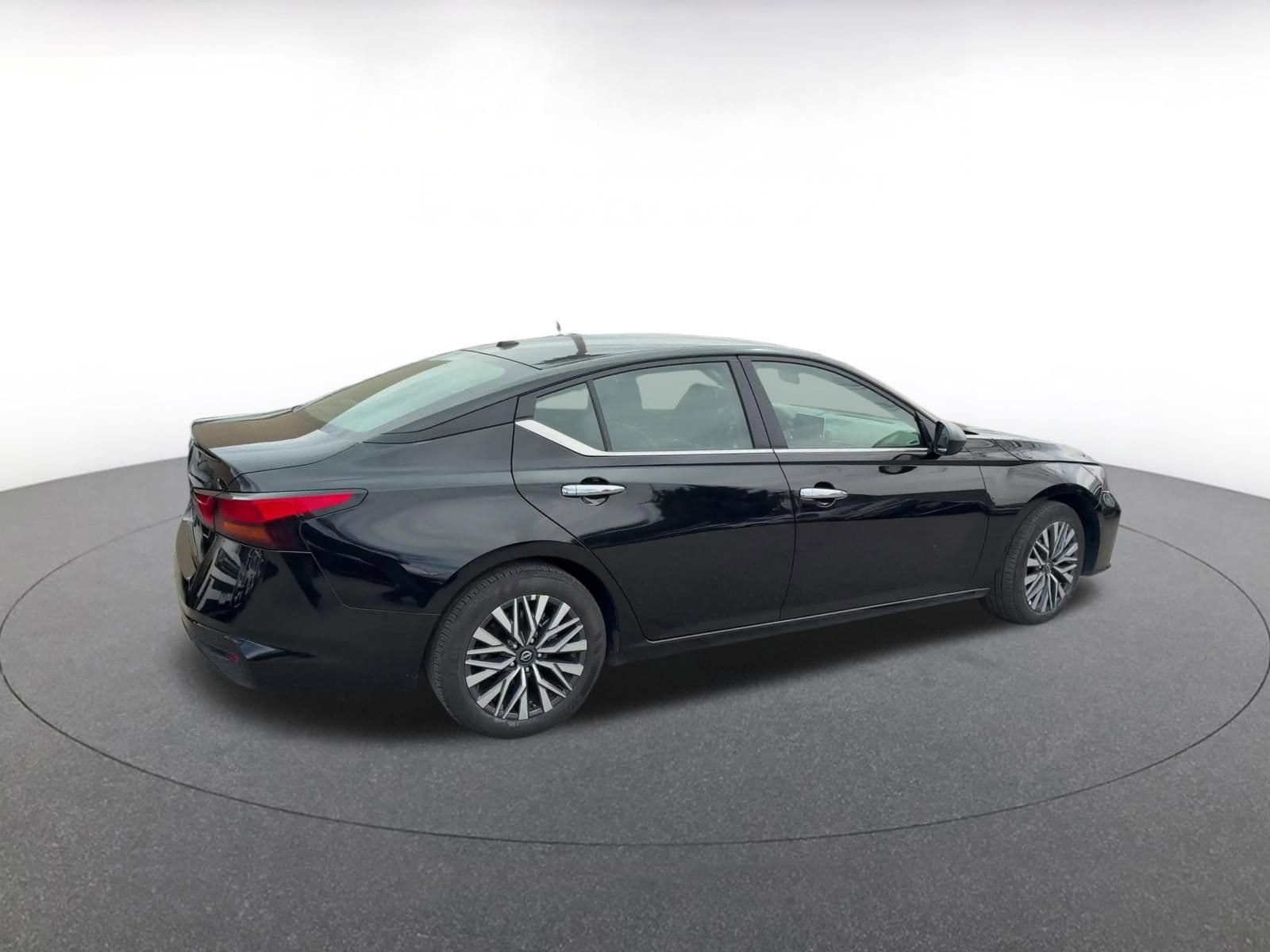 Thumbnail: 2025 Nissan Altima - 15