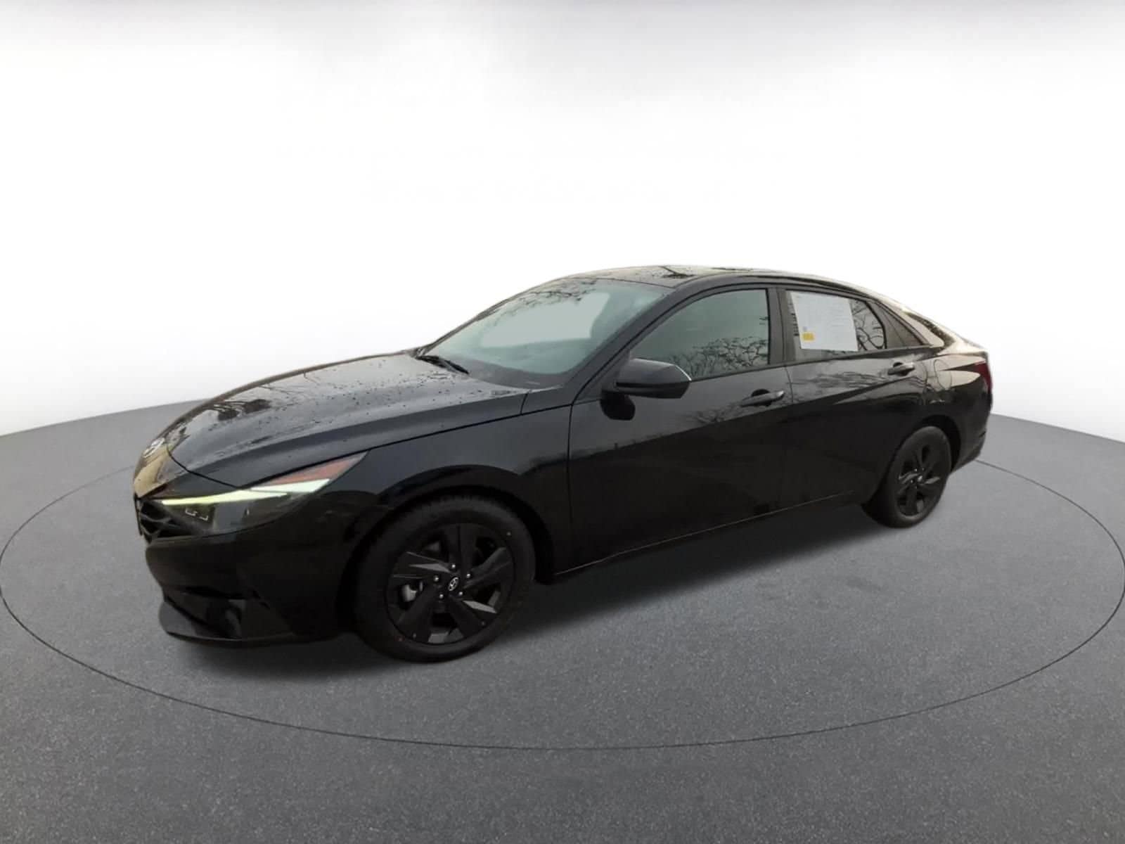 Thumbnail: 2021 Hyundai Elantra - 8