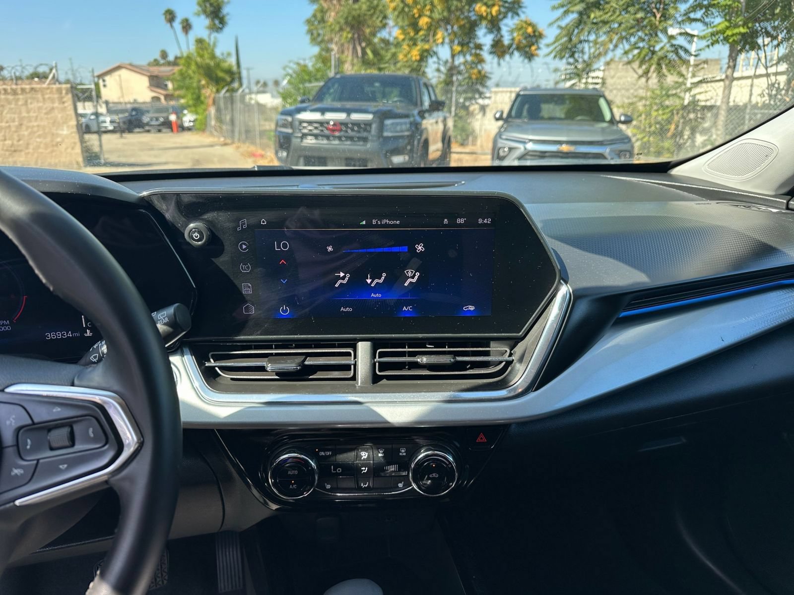 Thumbnail: 2025 Chevrolet Trax - 17