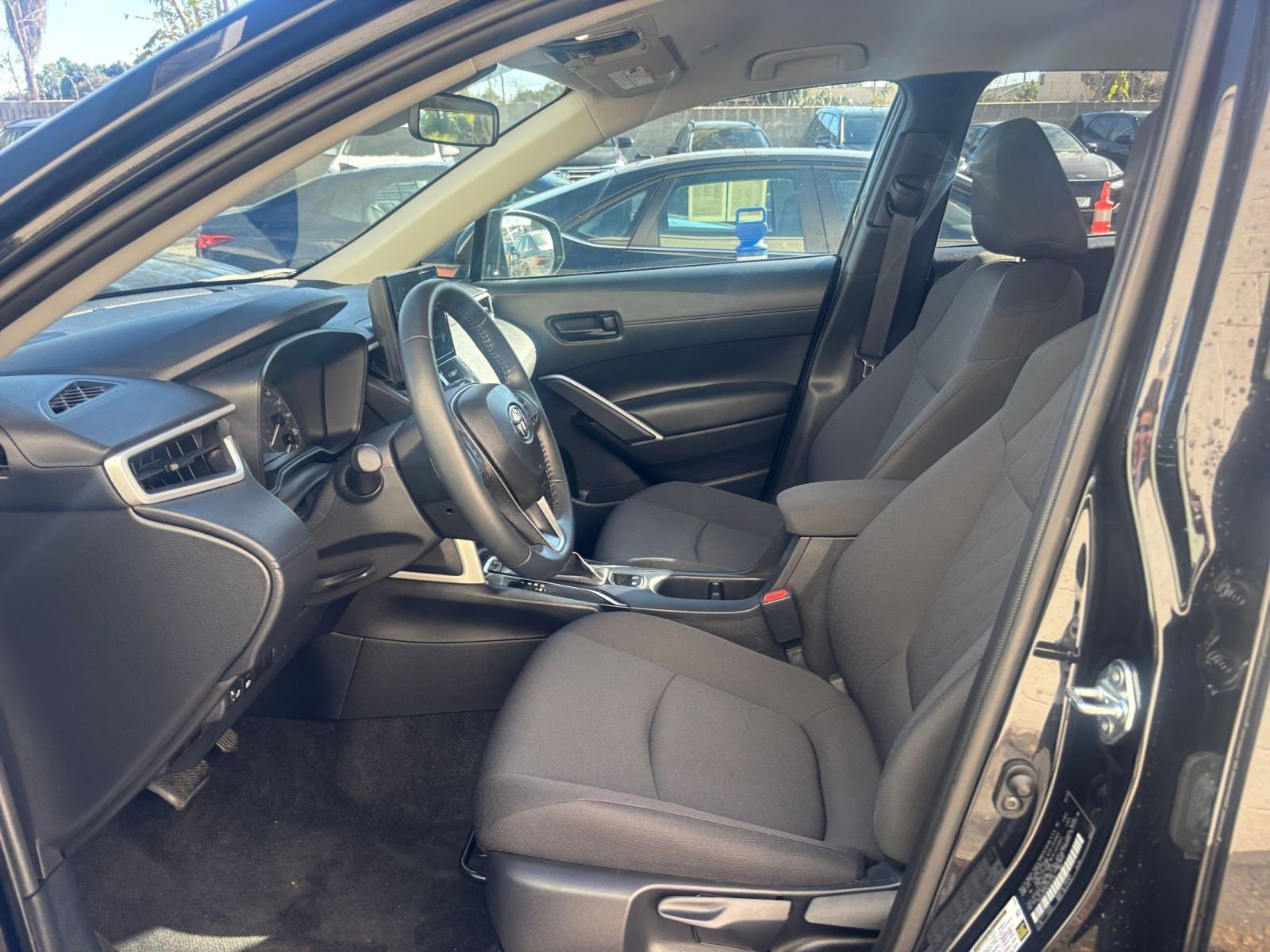 Thumbnail: 2025 Toyota Corolla Cross - 27