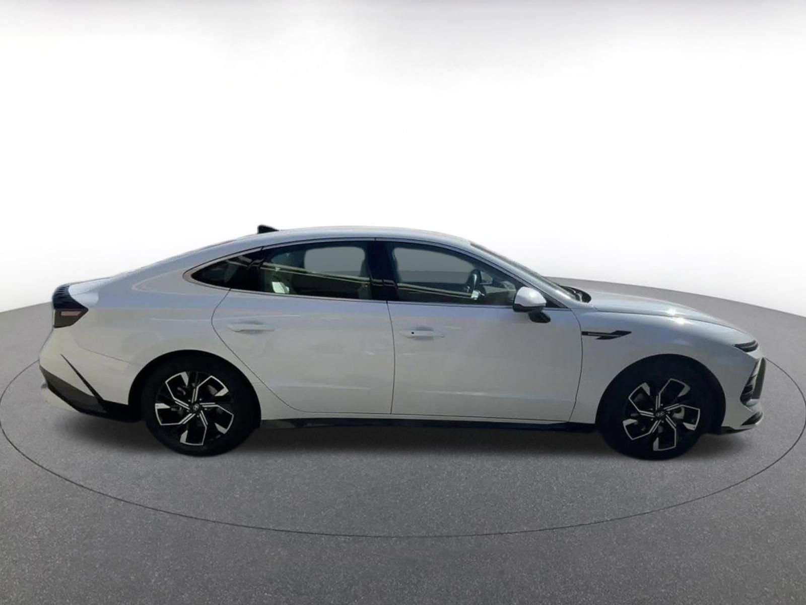 Thumbnail: 2025 Hyundai Sonata - 16