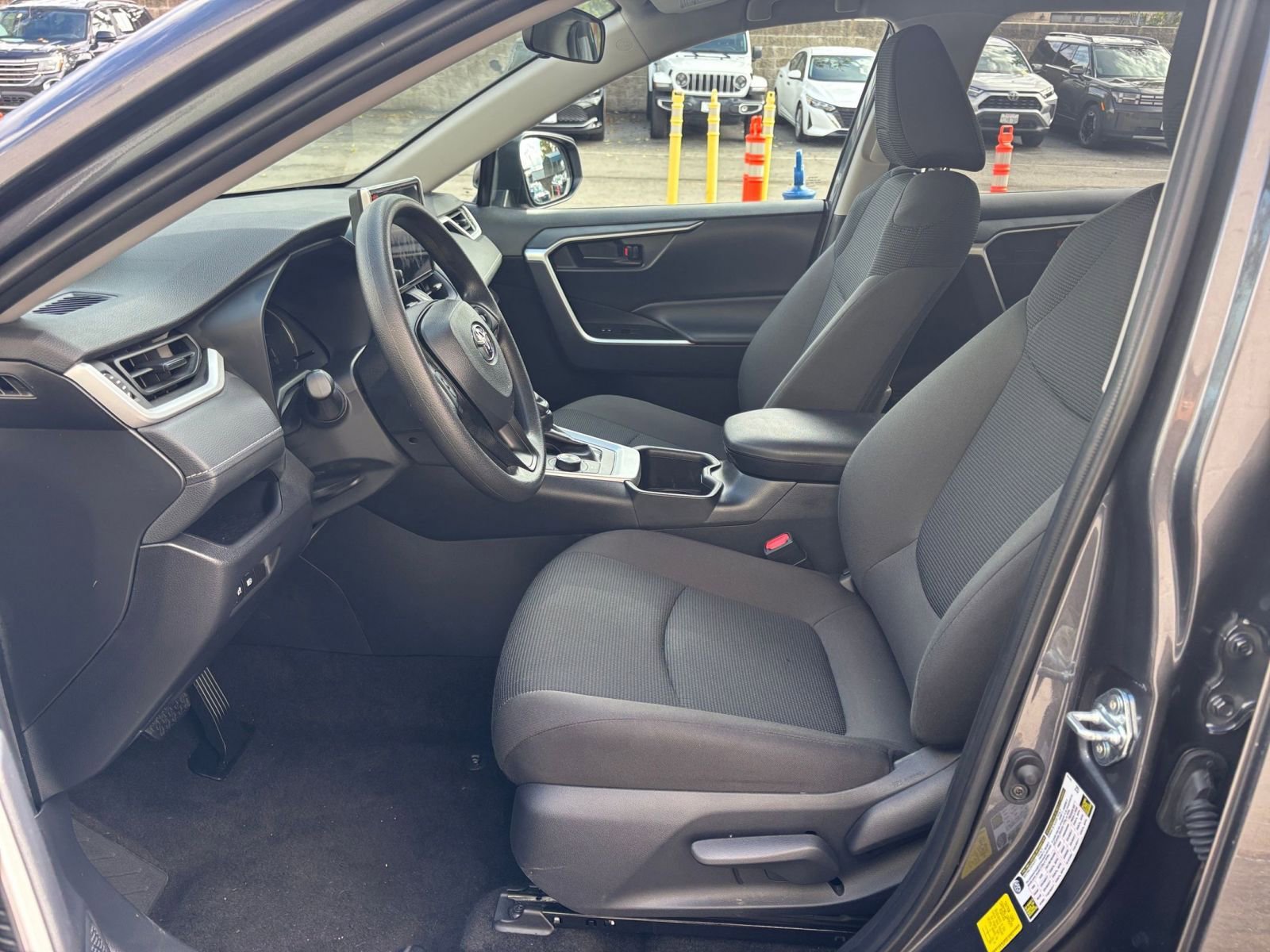 Thumbnail: 2025 Toyota RAV4 - 27