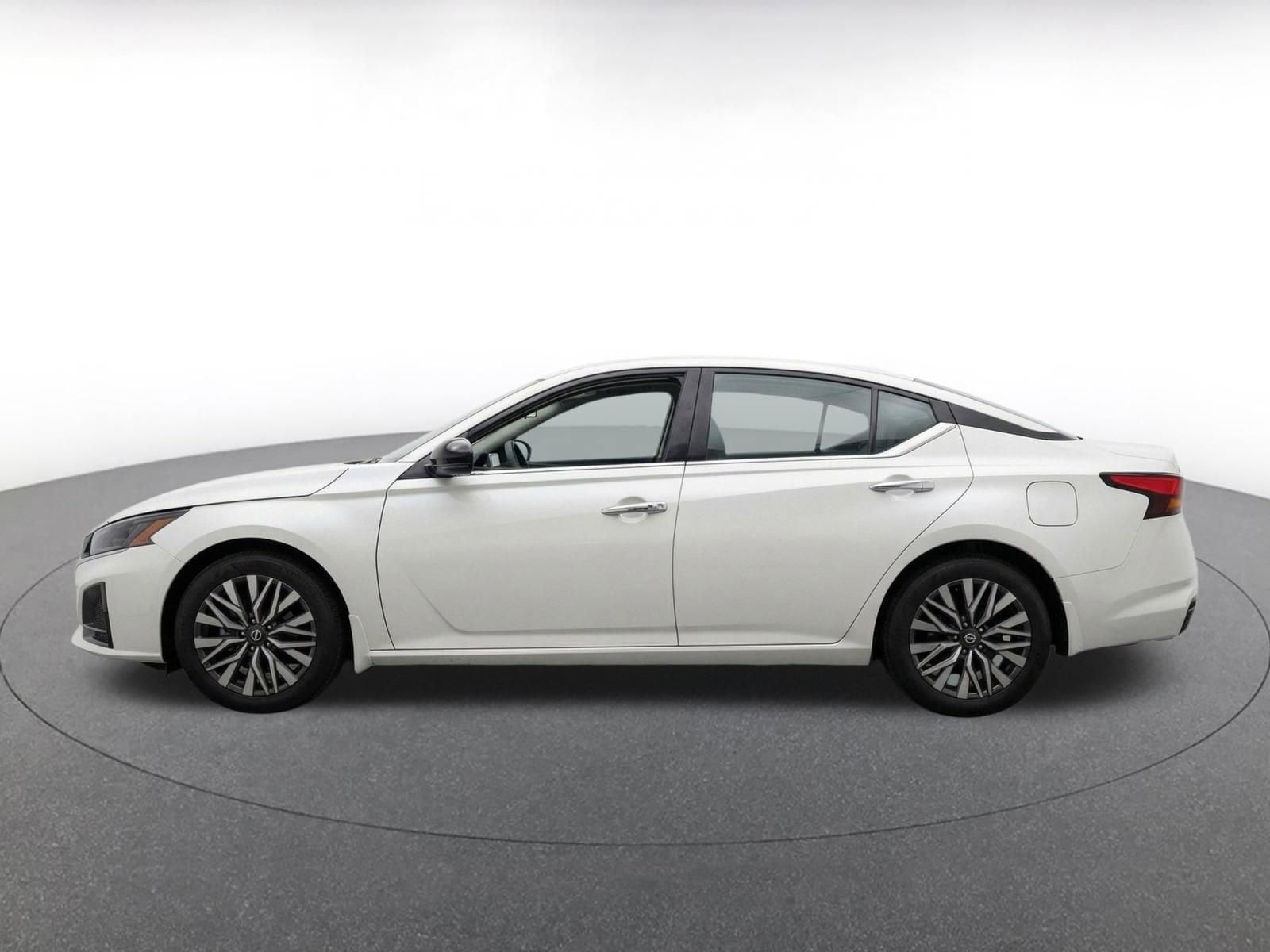 Thumbnail: 2025 Nissan Altima - 4