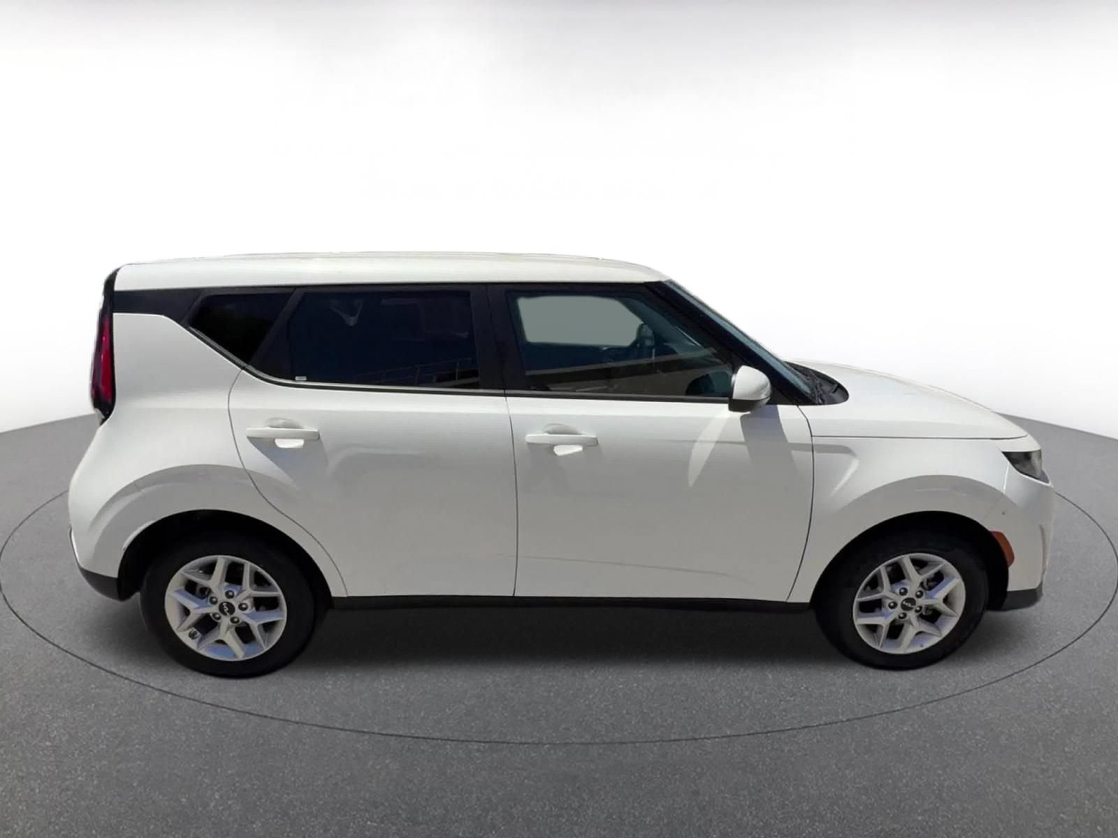 Thumbnail: 2025 Kia Soul - 16