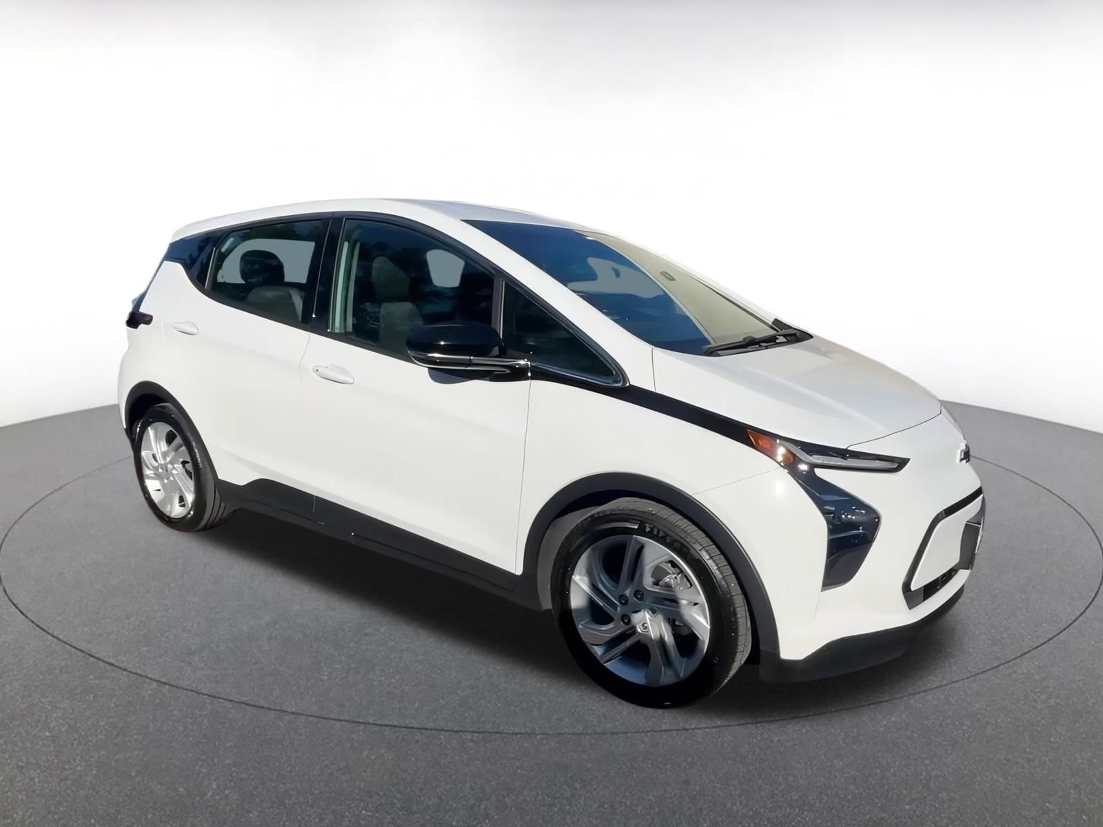 Thumbnail: 2023 Chevrolet Bolt EV - 2