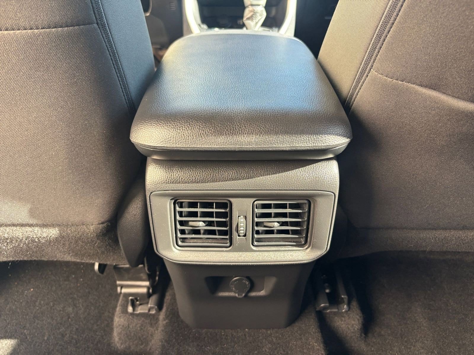 Thumbnail: 2025 Toyota RAV4 - 24