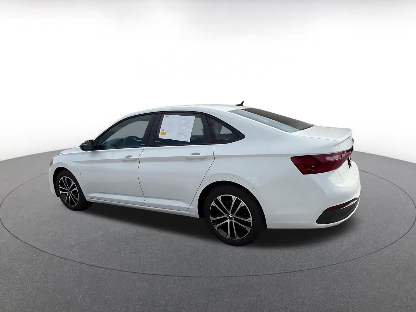 Thumbnail: 2025 Volkswagen Jetta - 10