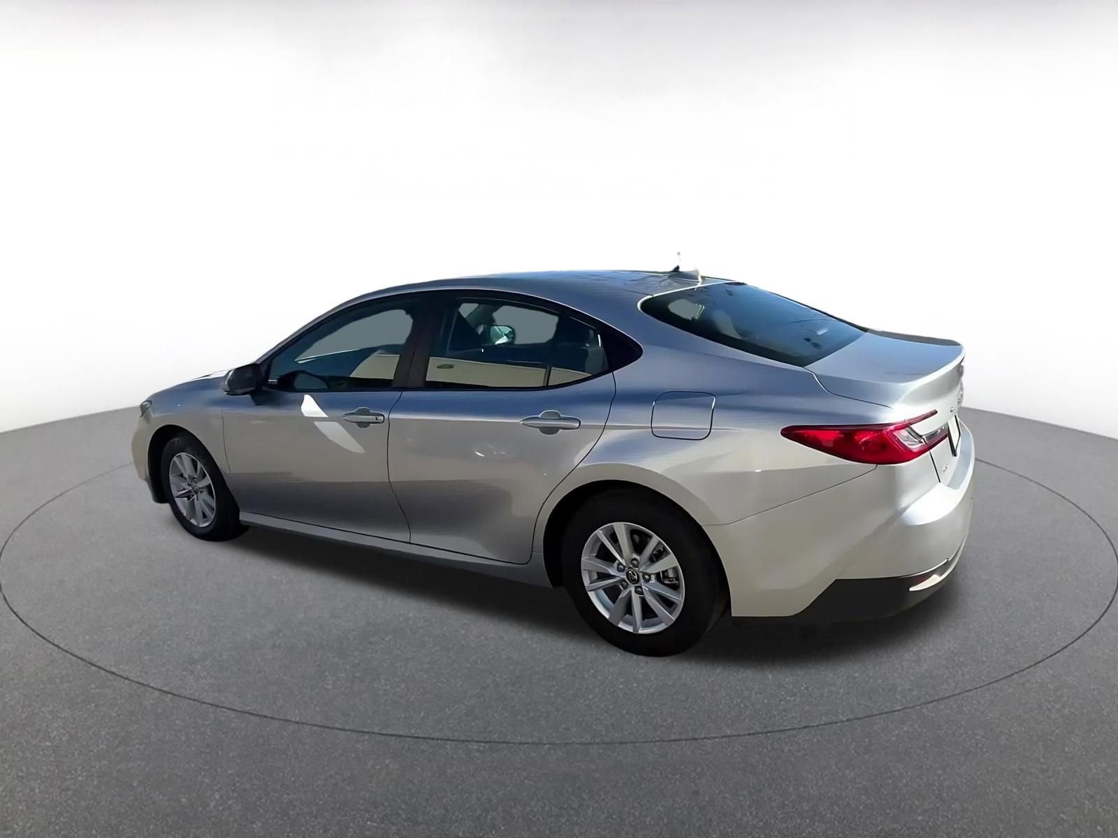 Thumbnail: 2025 Toyota Camry - 10