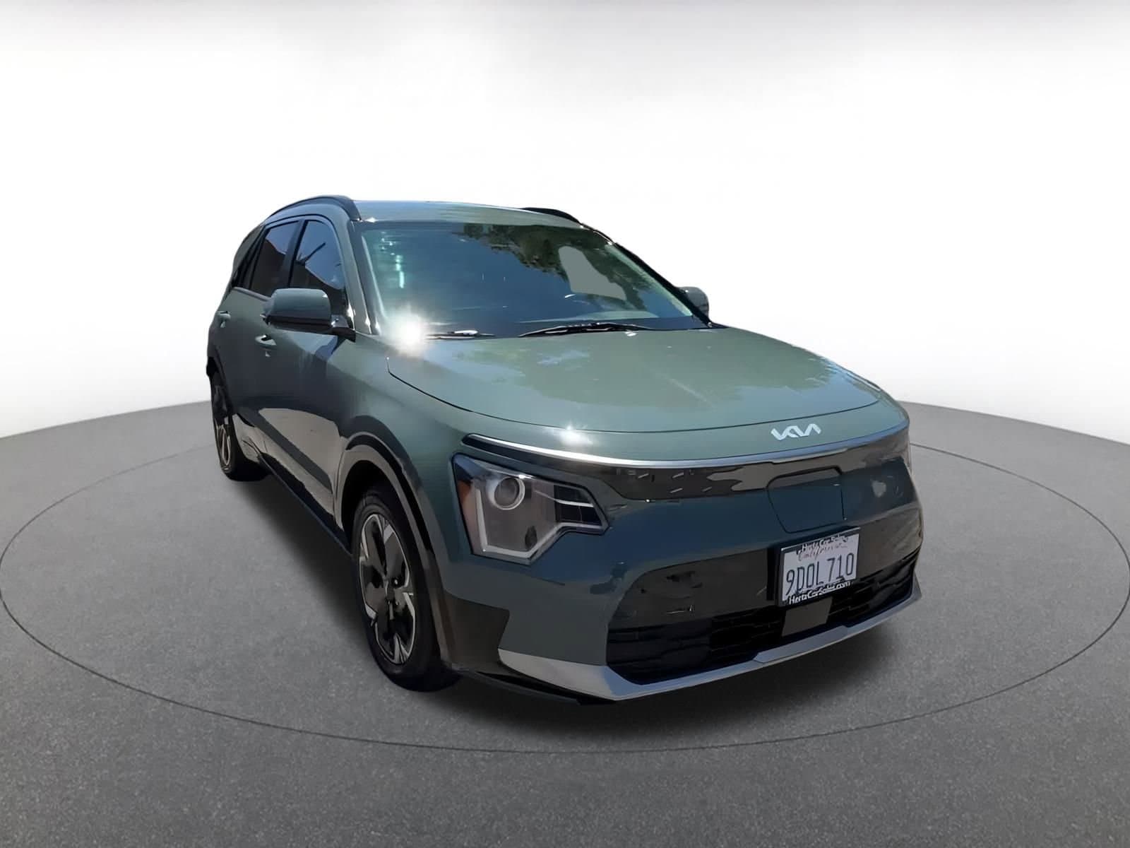 Thumbnail: 2023 Kia Niro - 3