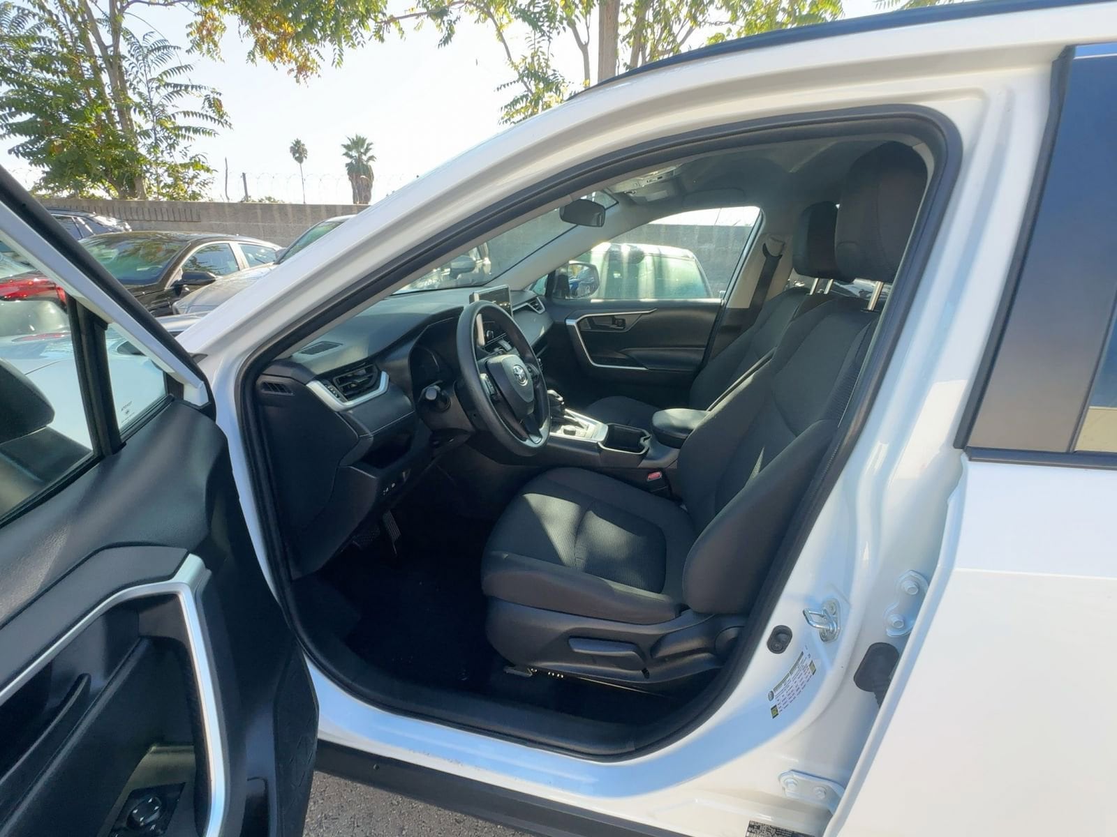 Thumbnail: 2025 Toyota RAV4 - 28