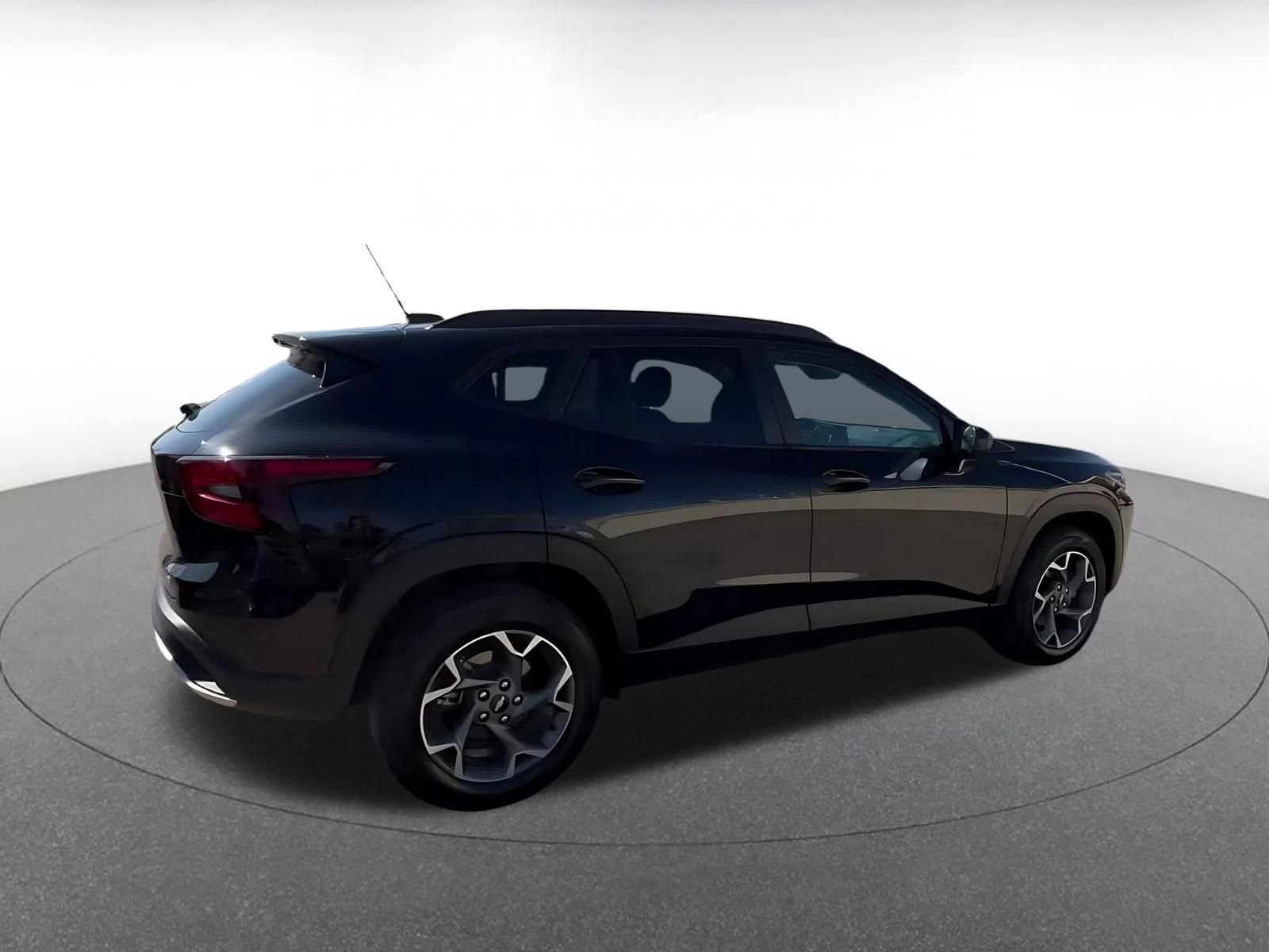 Thumbnail: 2025 Chevrolet Trax - 15