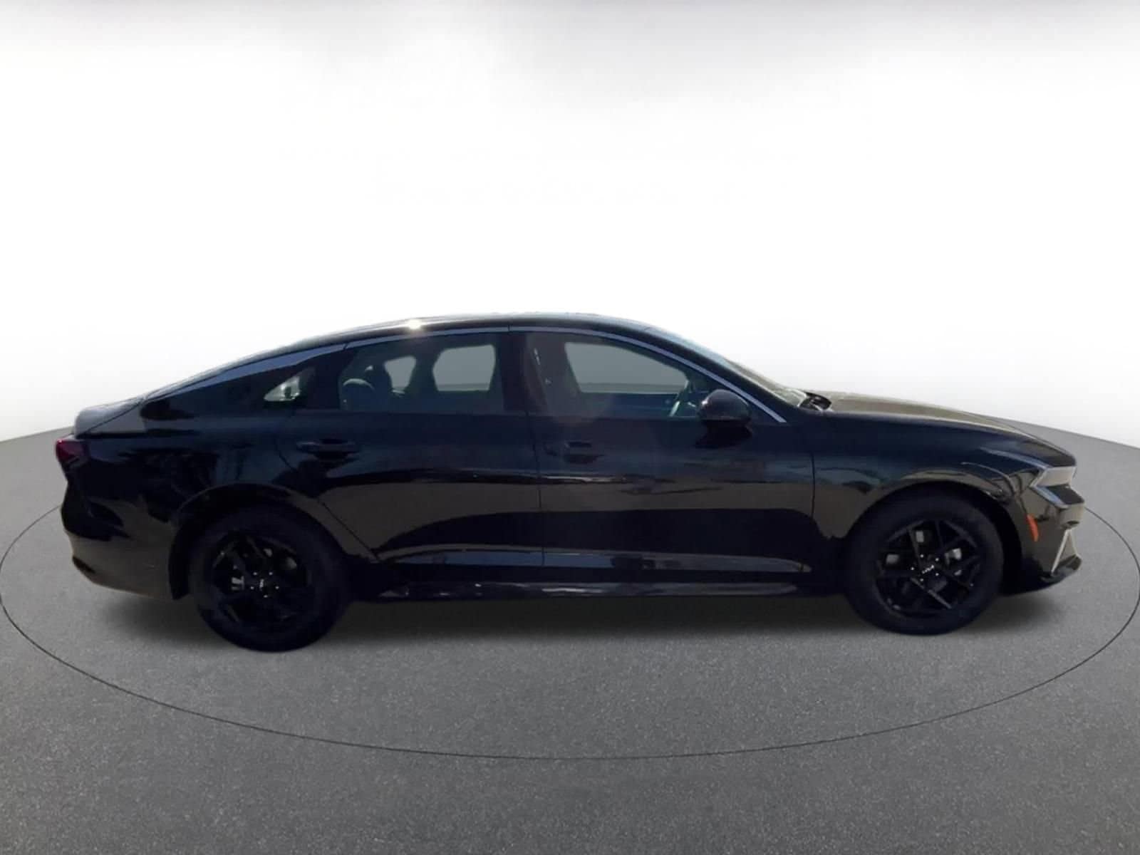 Thumbnail: 2025 Kia K5 - 16