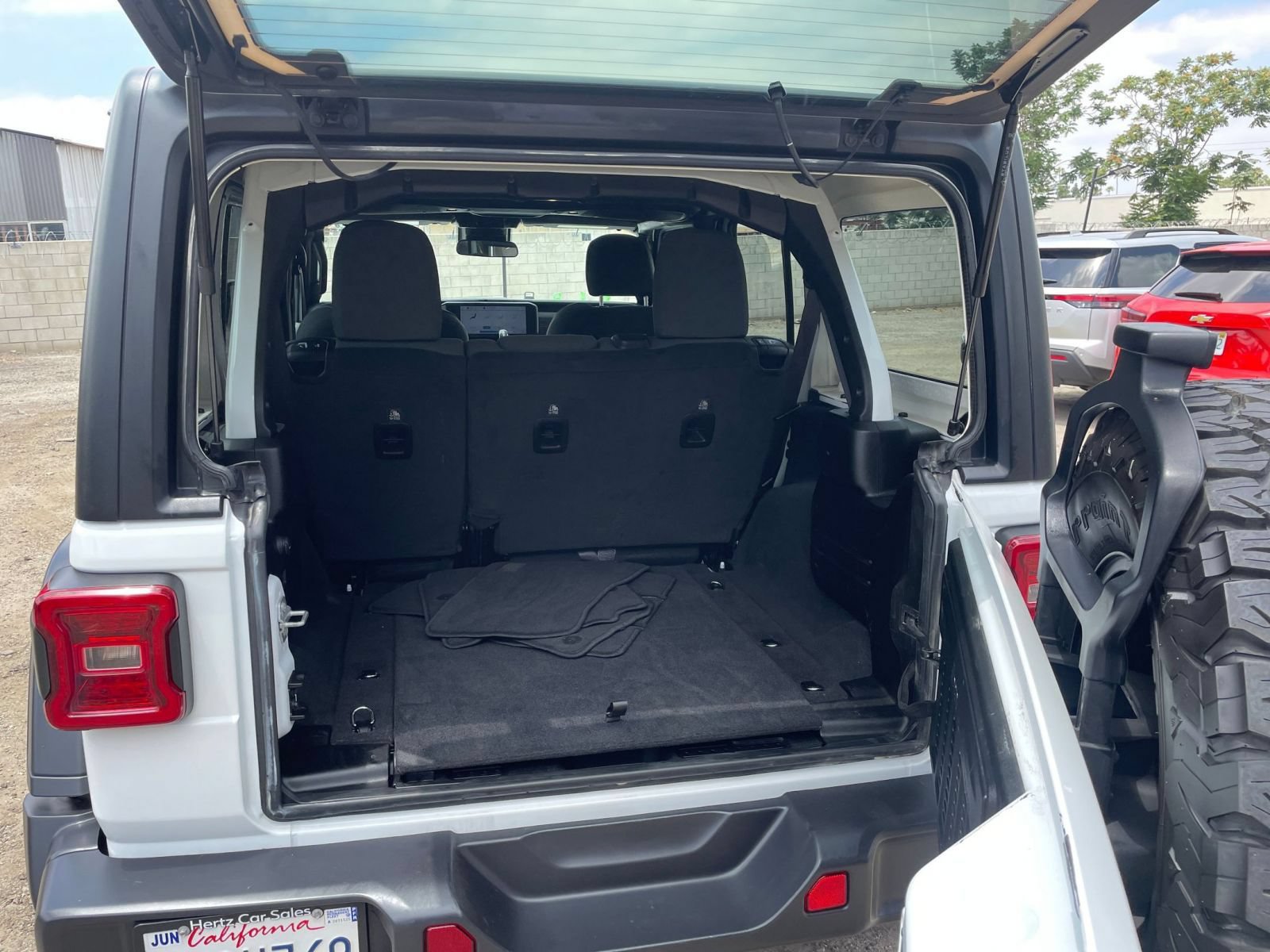 Thumbnail: 2025 Jeep Wrangler - 29
