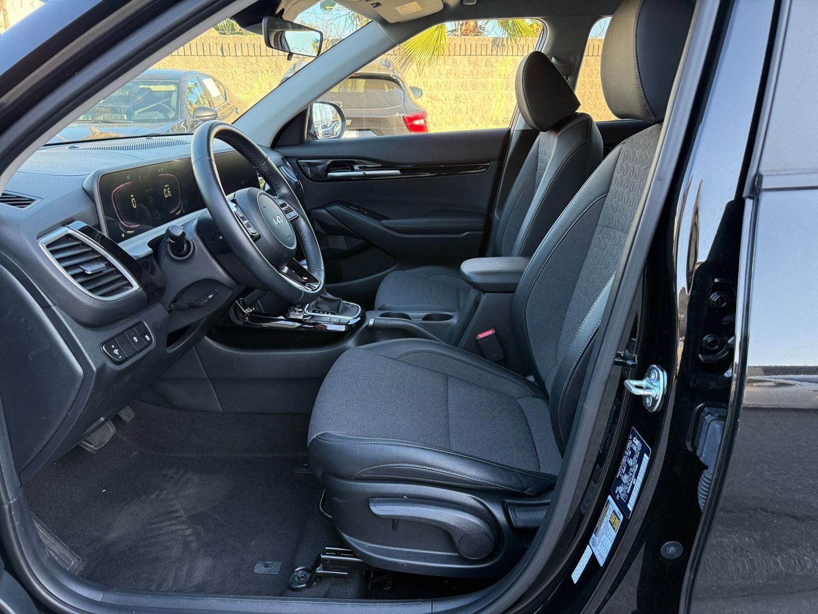 Thumbnail: 2025 Kia Seltos - 28