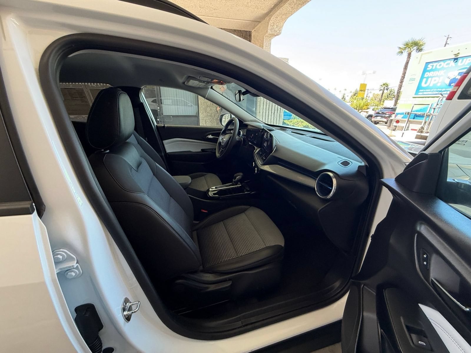 Thumbnail: 2025 Chevrolet Trax - 35